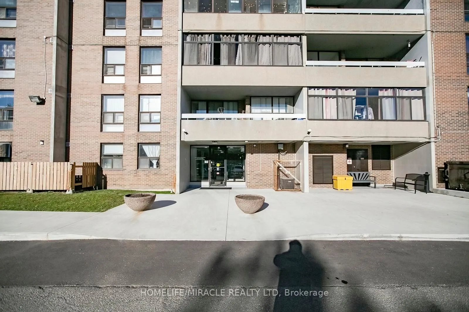 15 Kensington Road, #1610