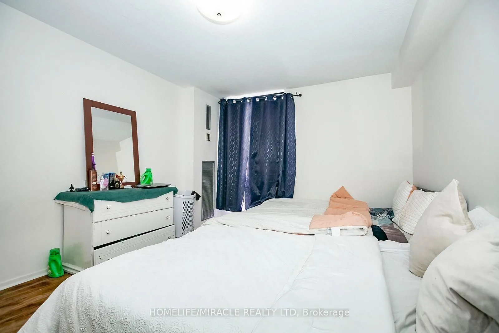 15 Kensington Road, #1610