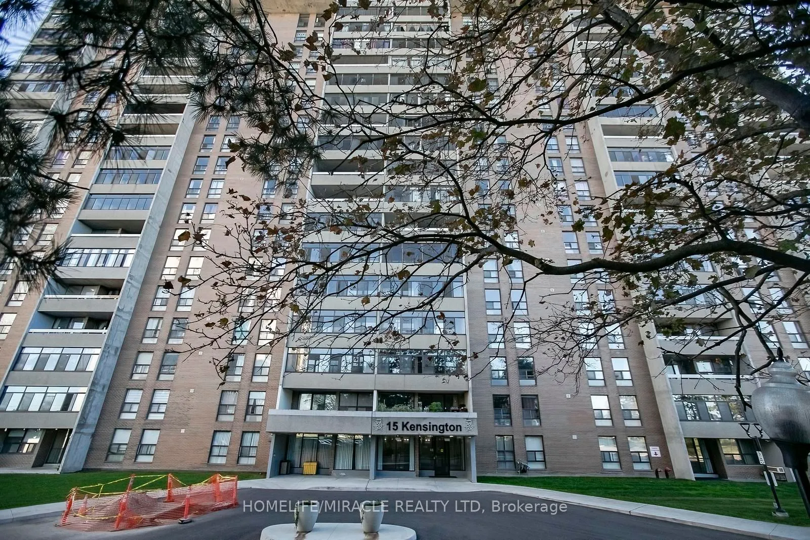 15 Kensington Road, #1610
