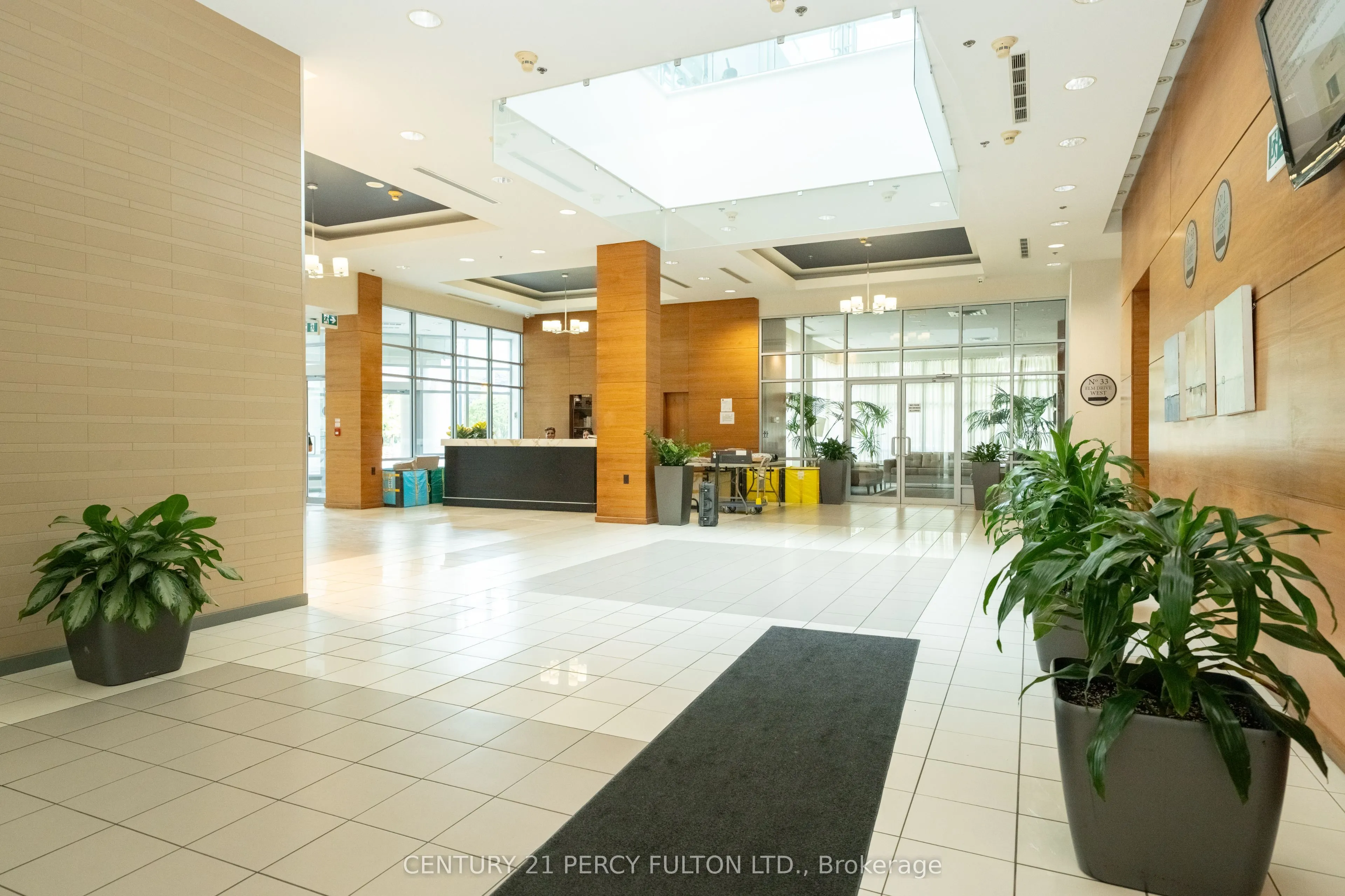 33 Elm Drive W, #1003