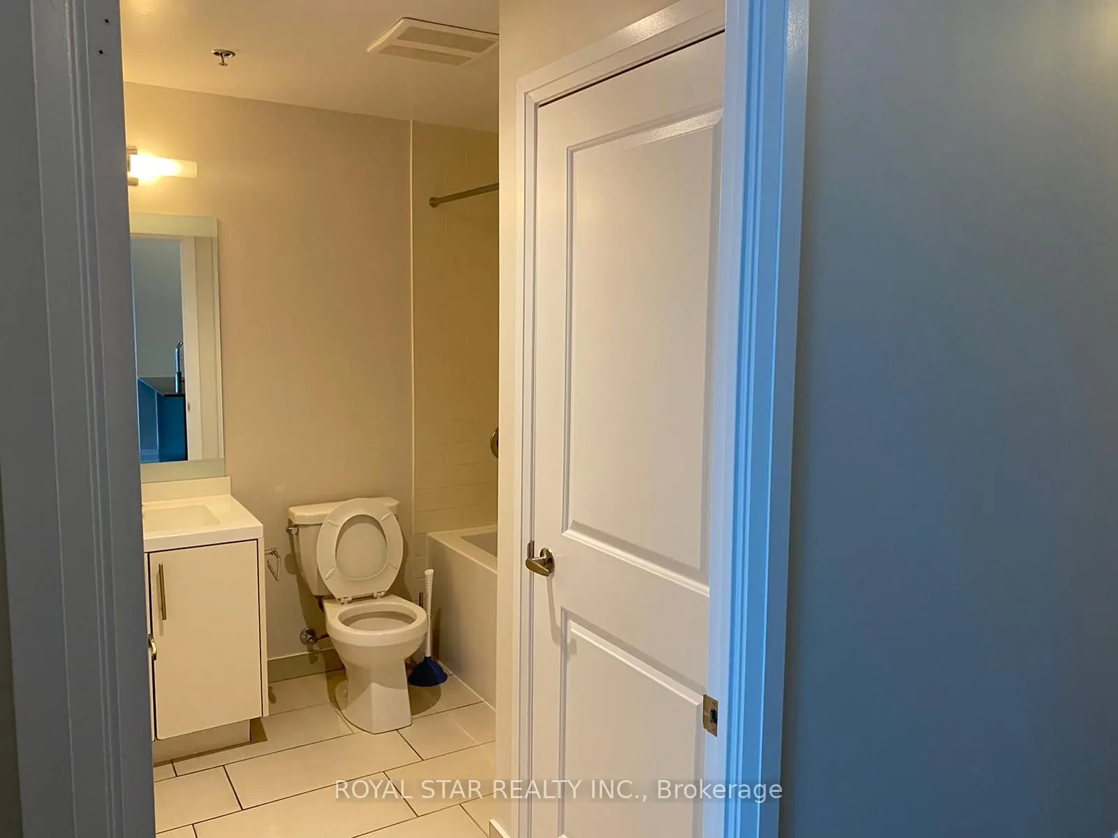 65 Speers Road, #1204