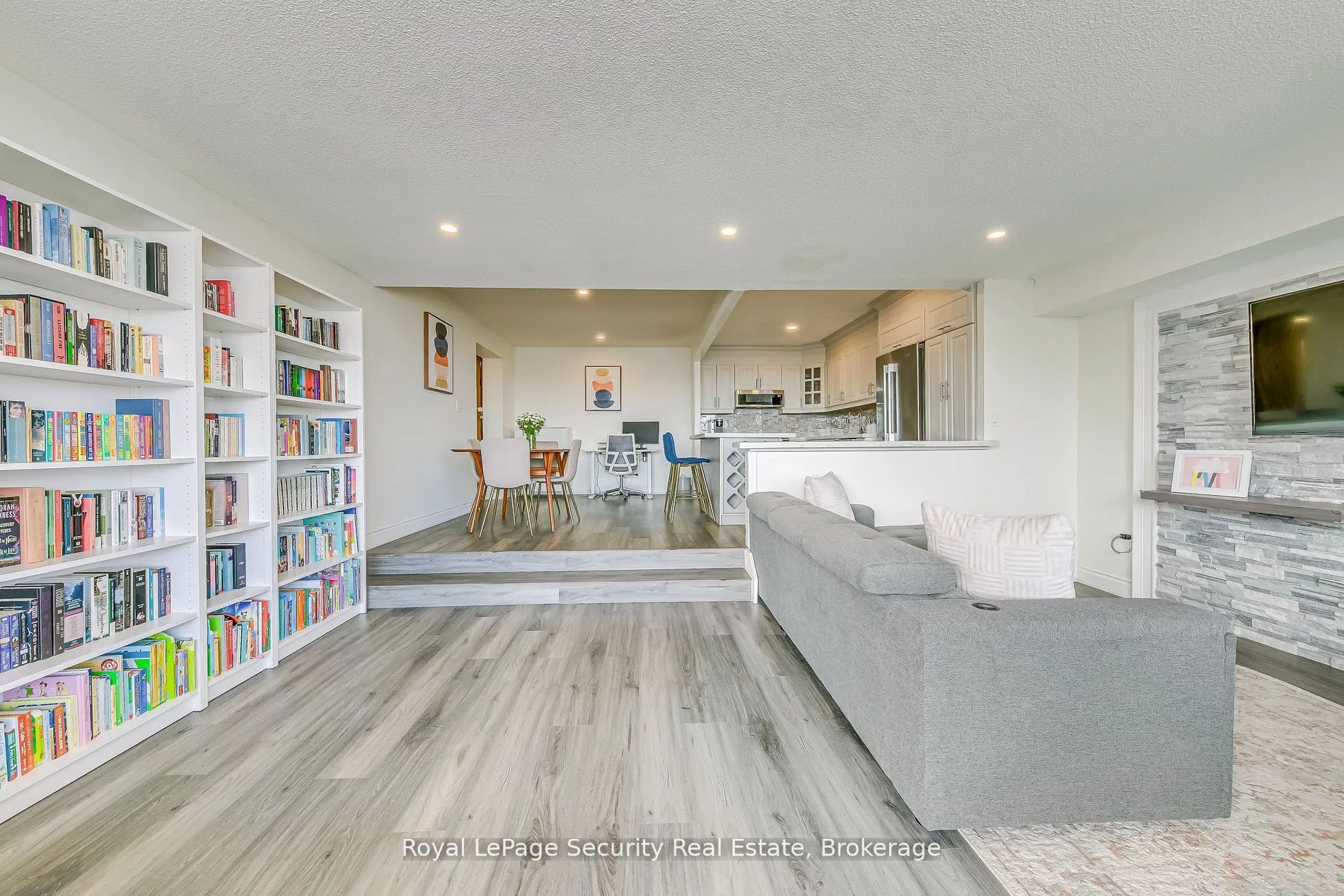 260 Scarlett Road, #2005