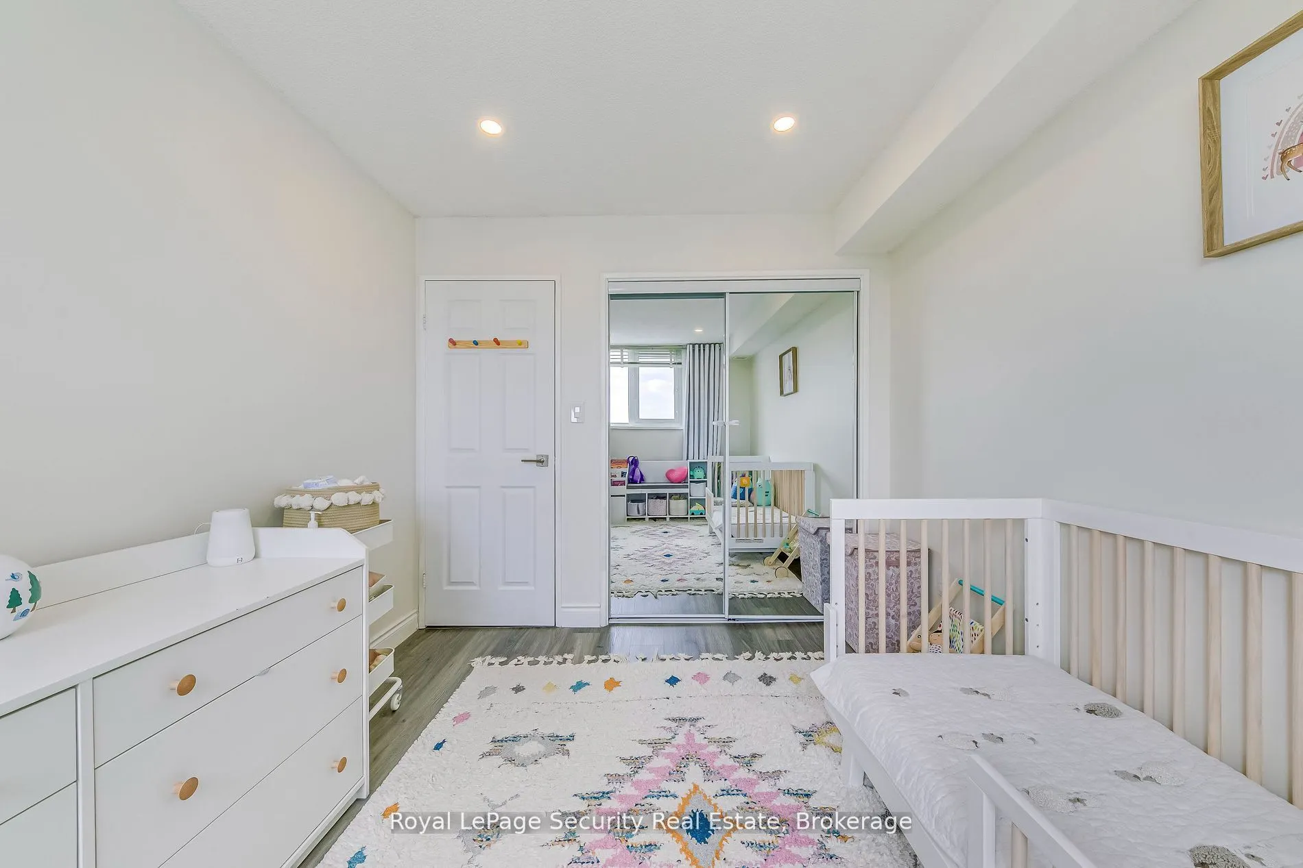 260 Scarlett Road, #2005