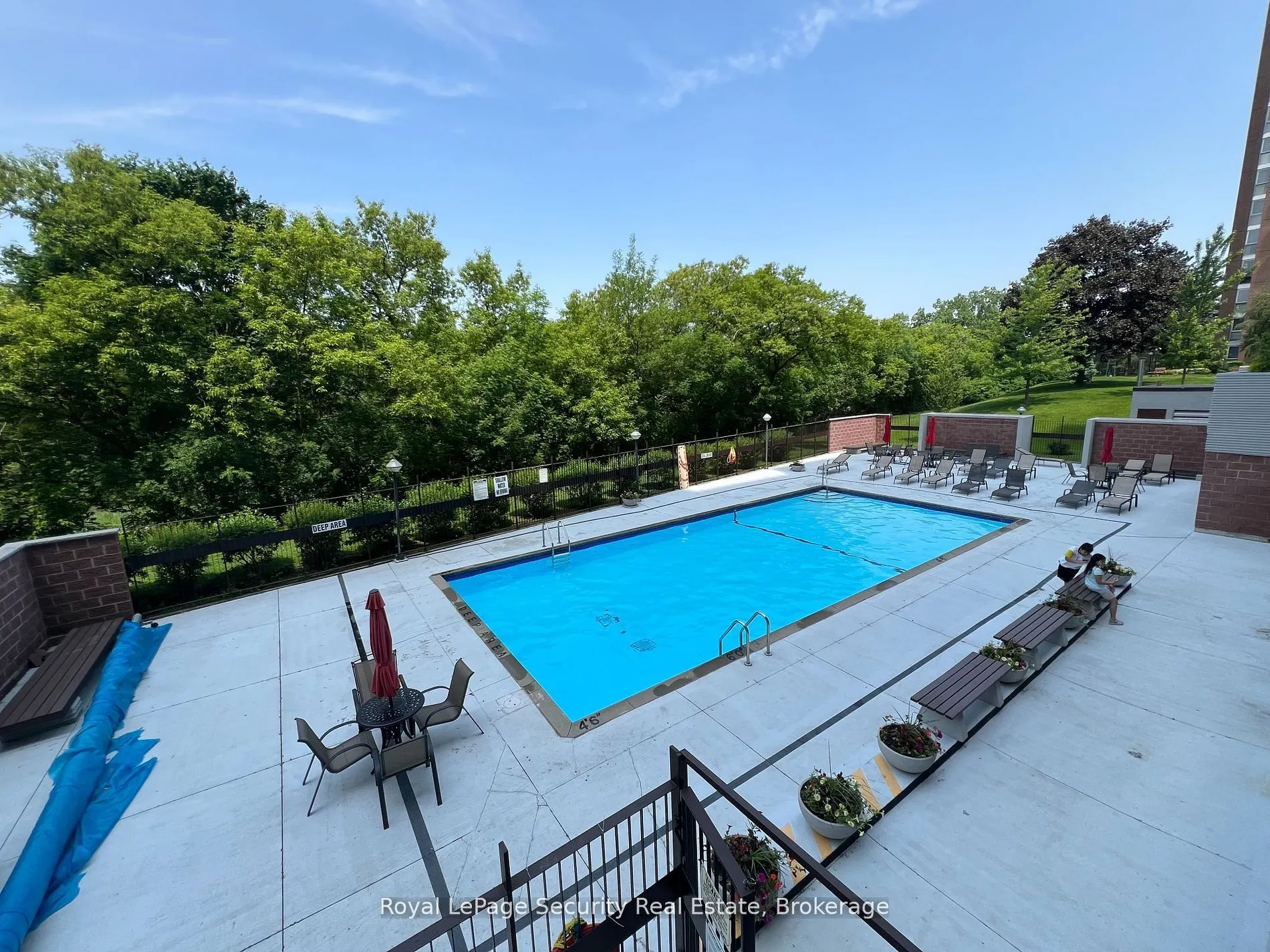 260 Scarlett Road, #2005