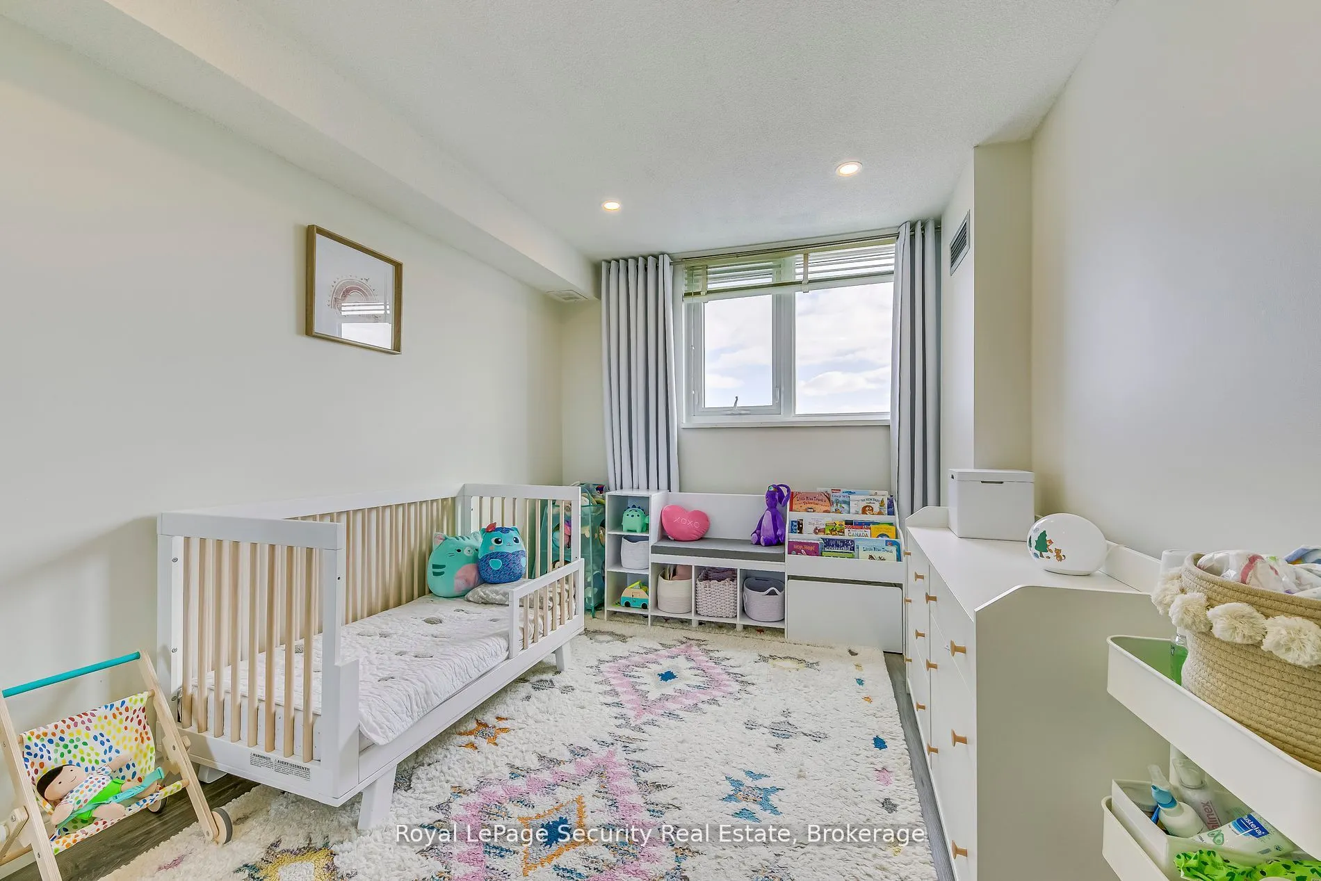 260 Scarlett Road, #2005
