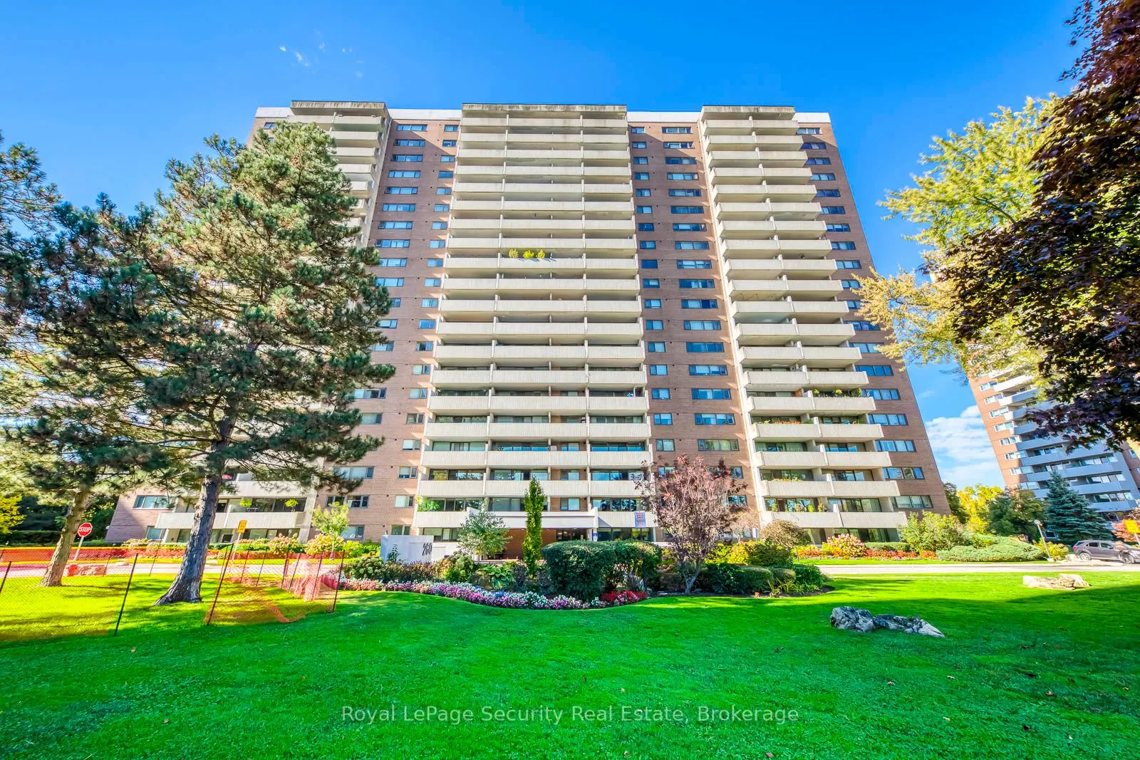 260 Scarlett Road, #2005