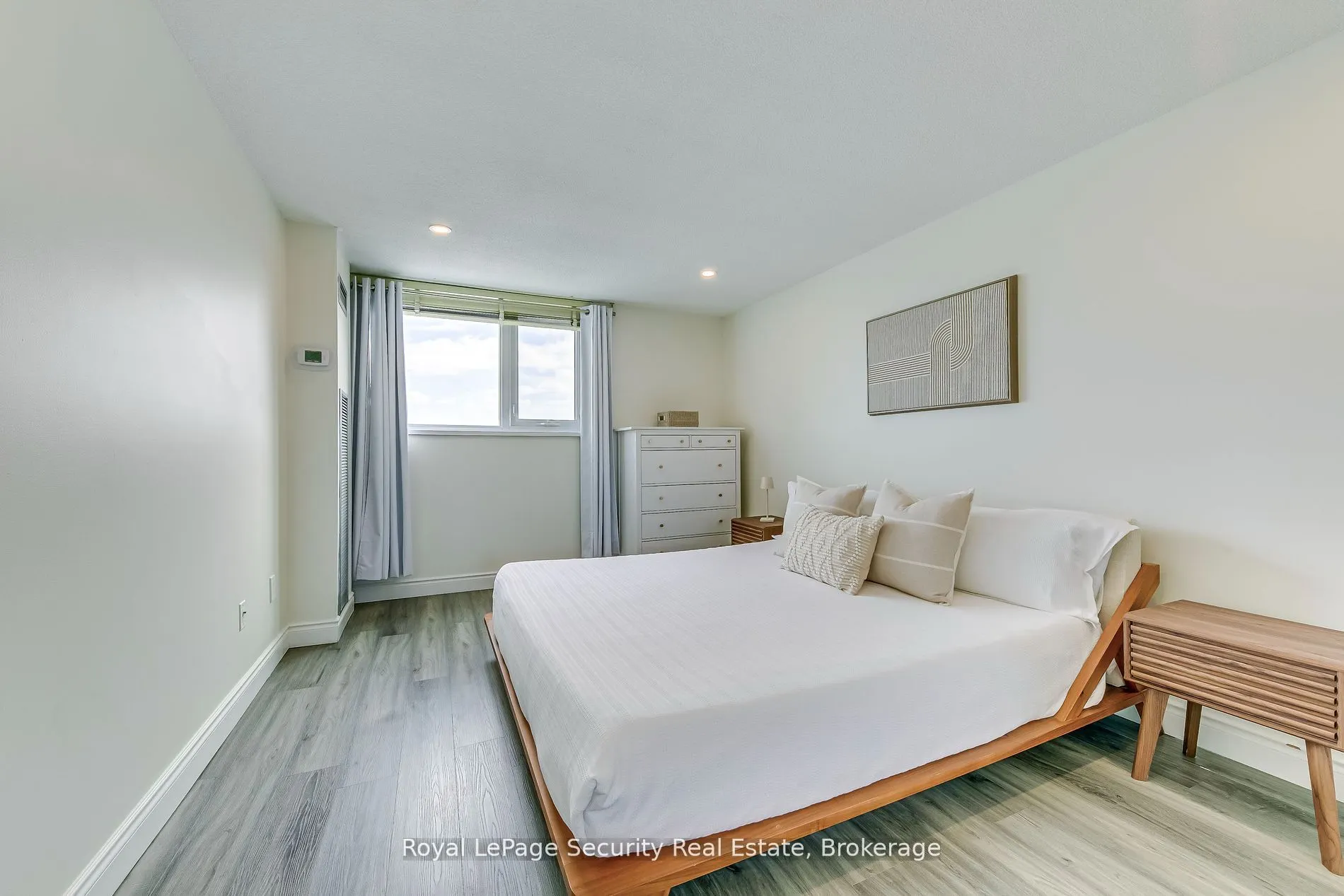 260 Scarlett Road, #2005