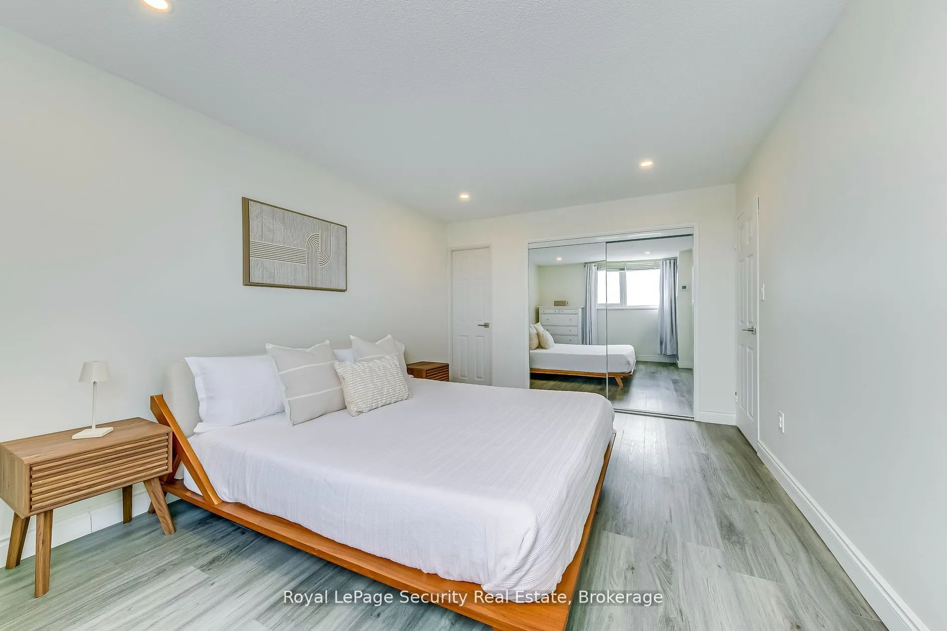 260 Scarlett Road, #2005