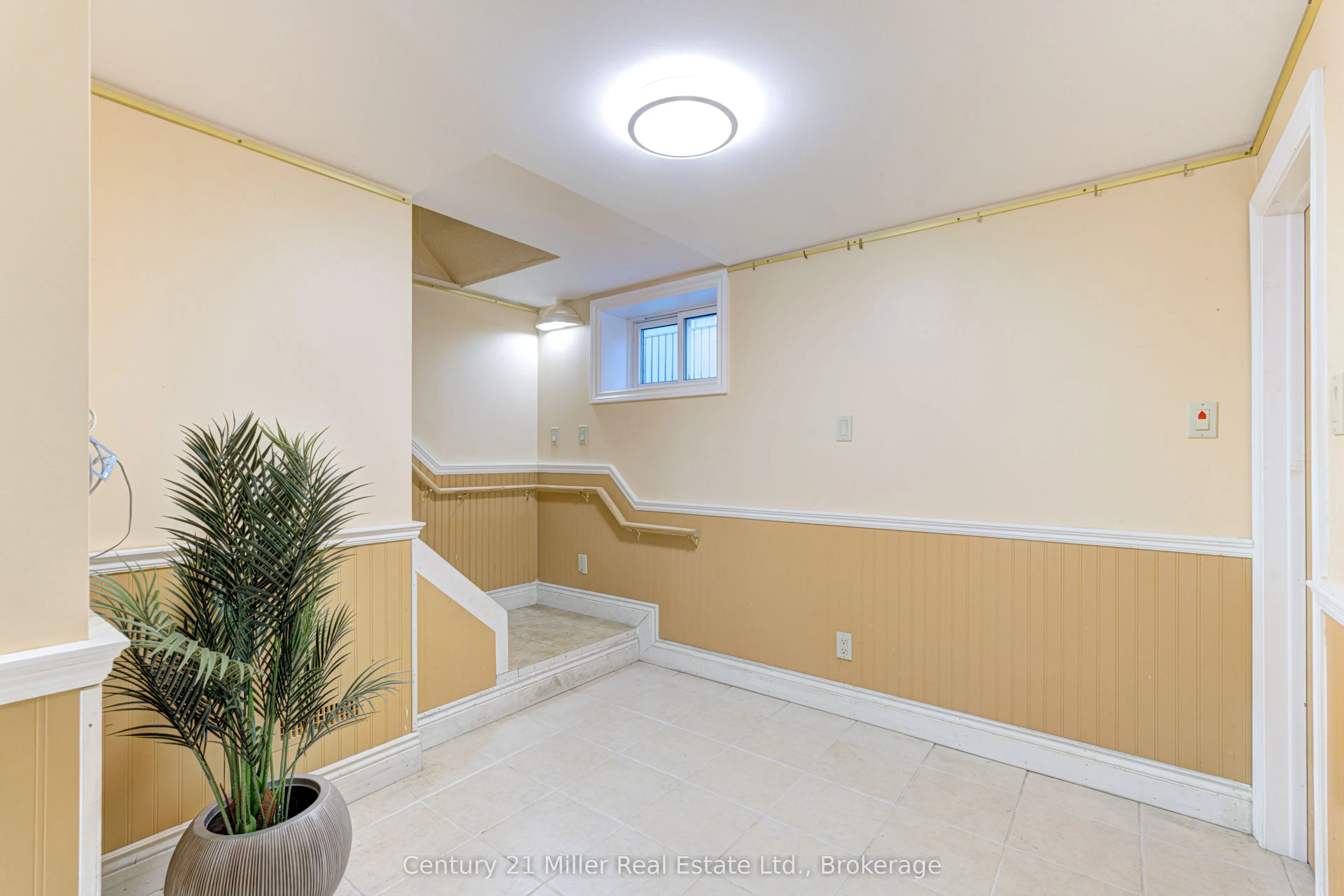 46 Woodlawn Avenue