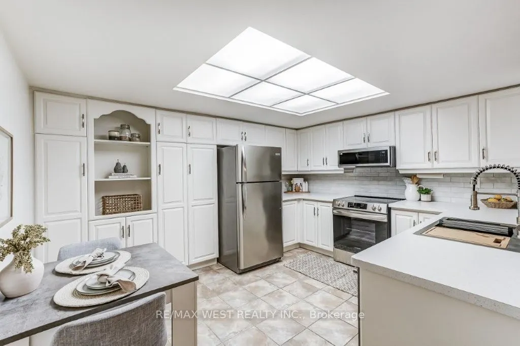 1237 North Shore Boulevard E, #707