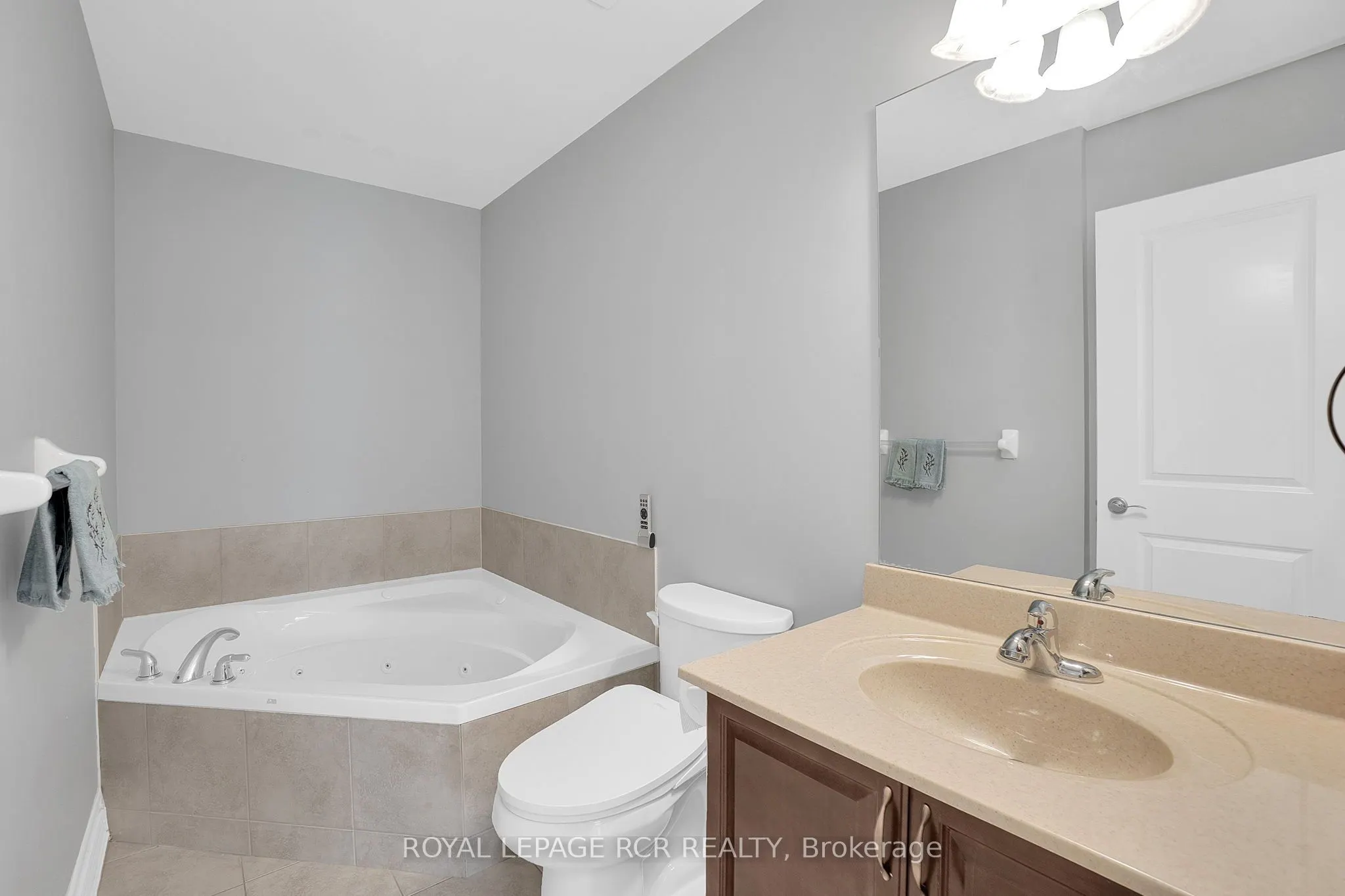 60 Ann Street, #403