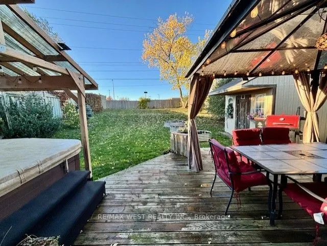 370 Whitehead Crescent
