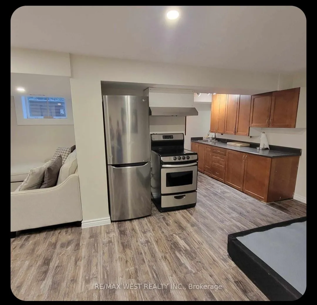 370 Whitehead Crescent