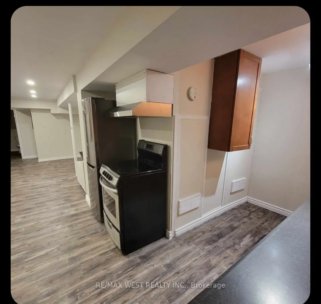 370 Whitehead Crescent