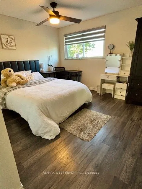 370 Whitehead Crescent
