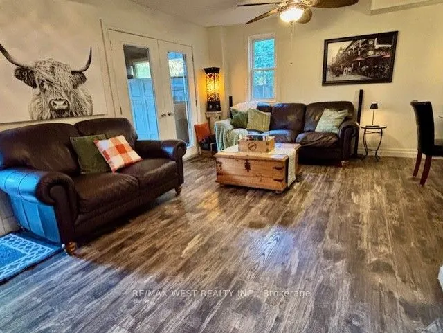 370 Whitehead Crescent