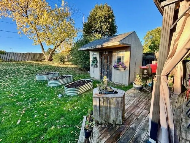 370 Whitehead Crescent