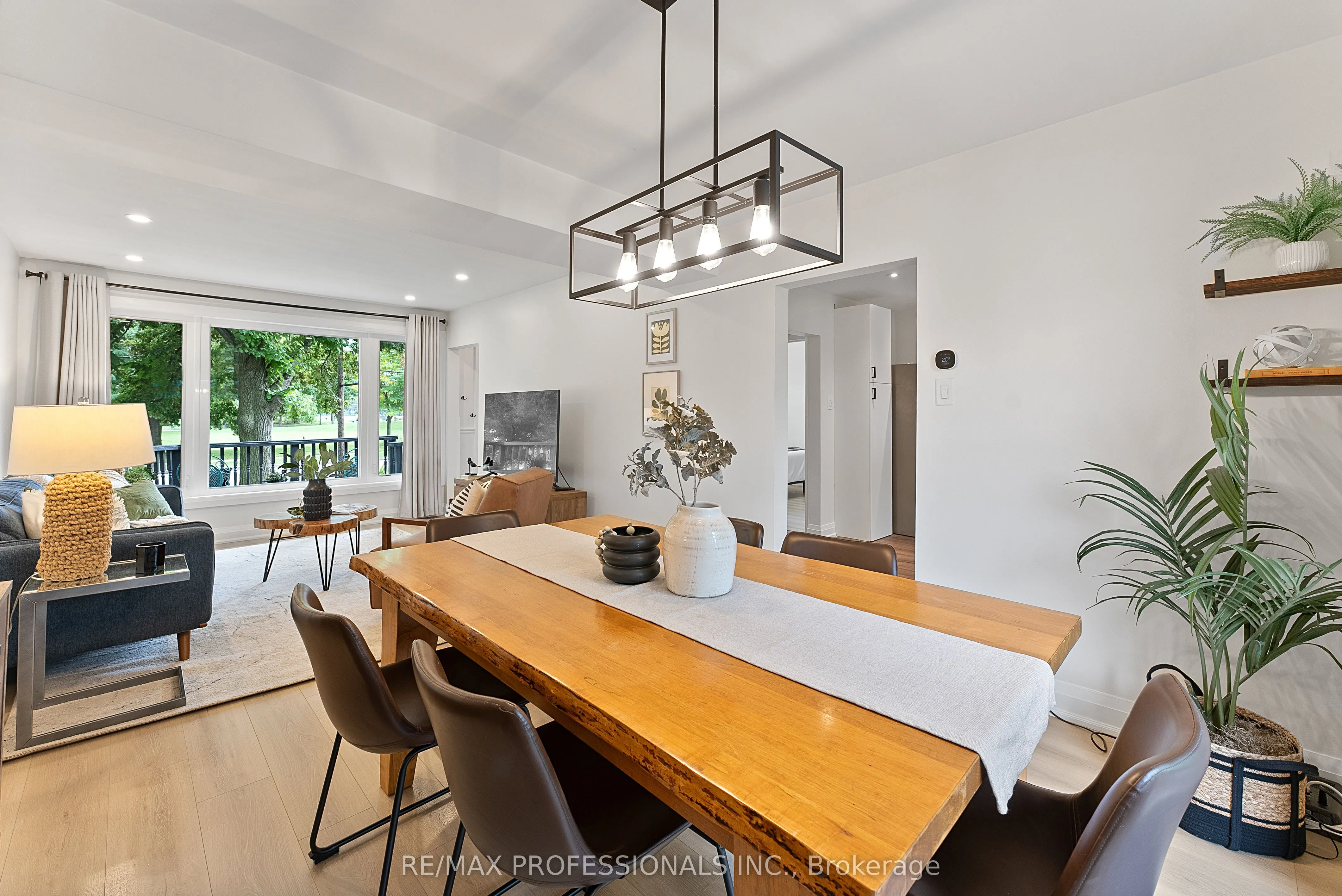 18 Lavington Drive