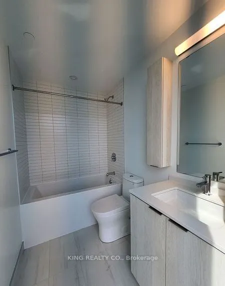 86 Dundas Street E, #814