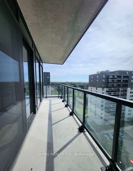 86 Dundas Street E, #814
