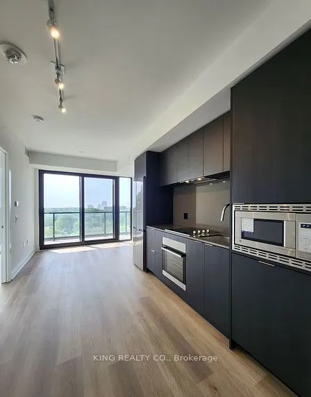 86 Dundas Street E, #814