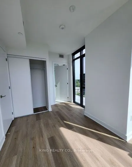 86 Dundas Street E, #814