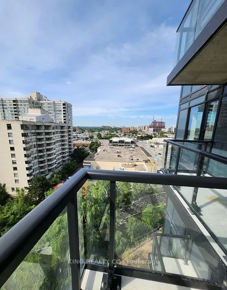 86 Dundas Street E, #814