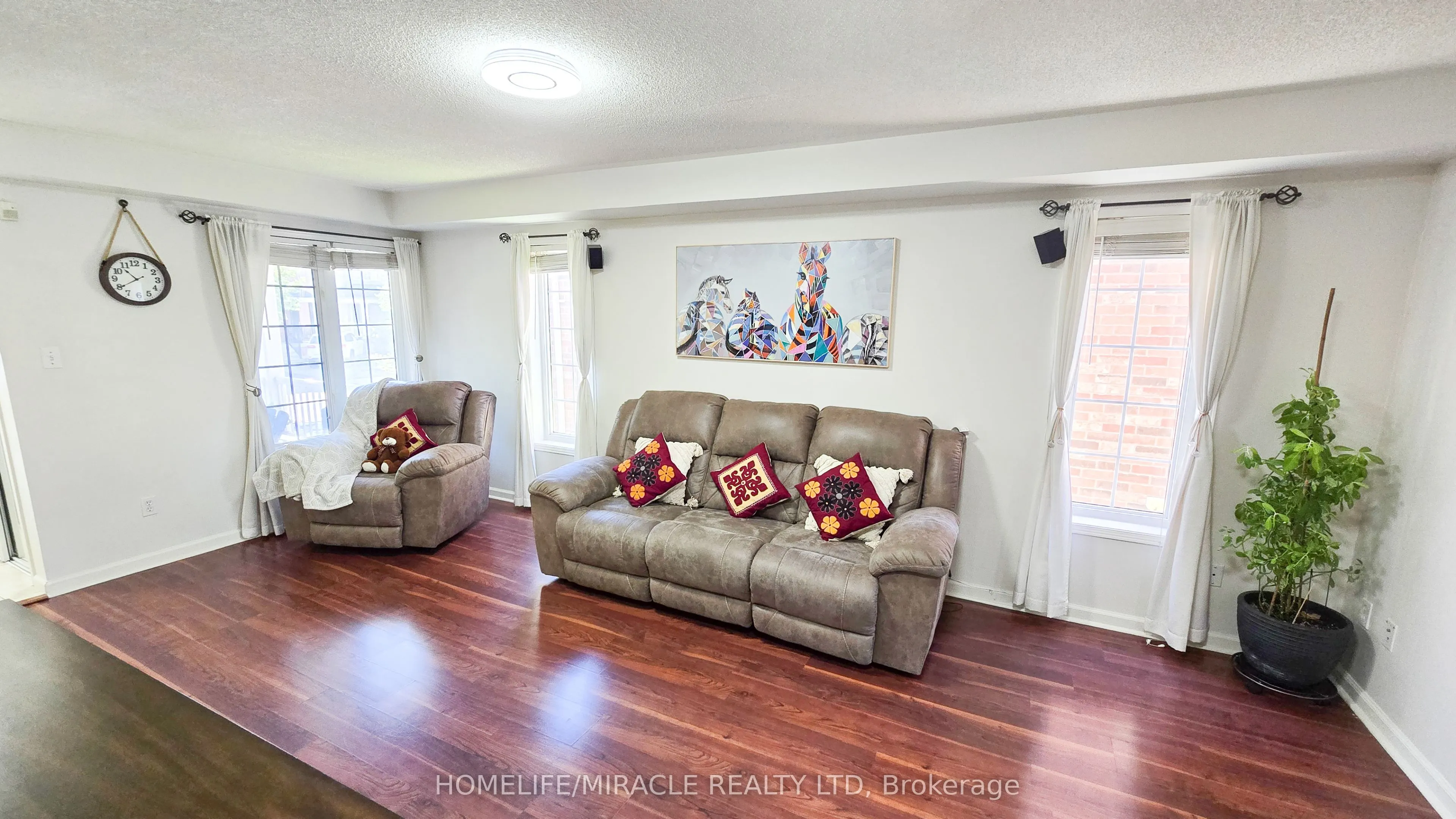 48 Bramcedar Crescent