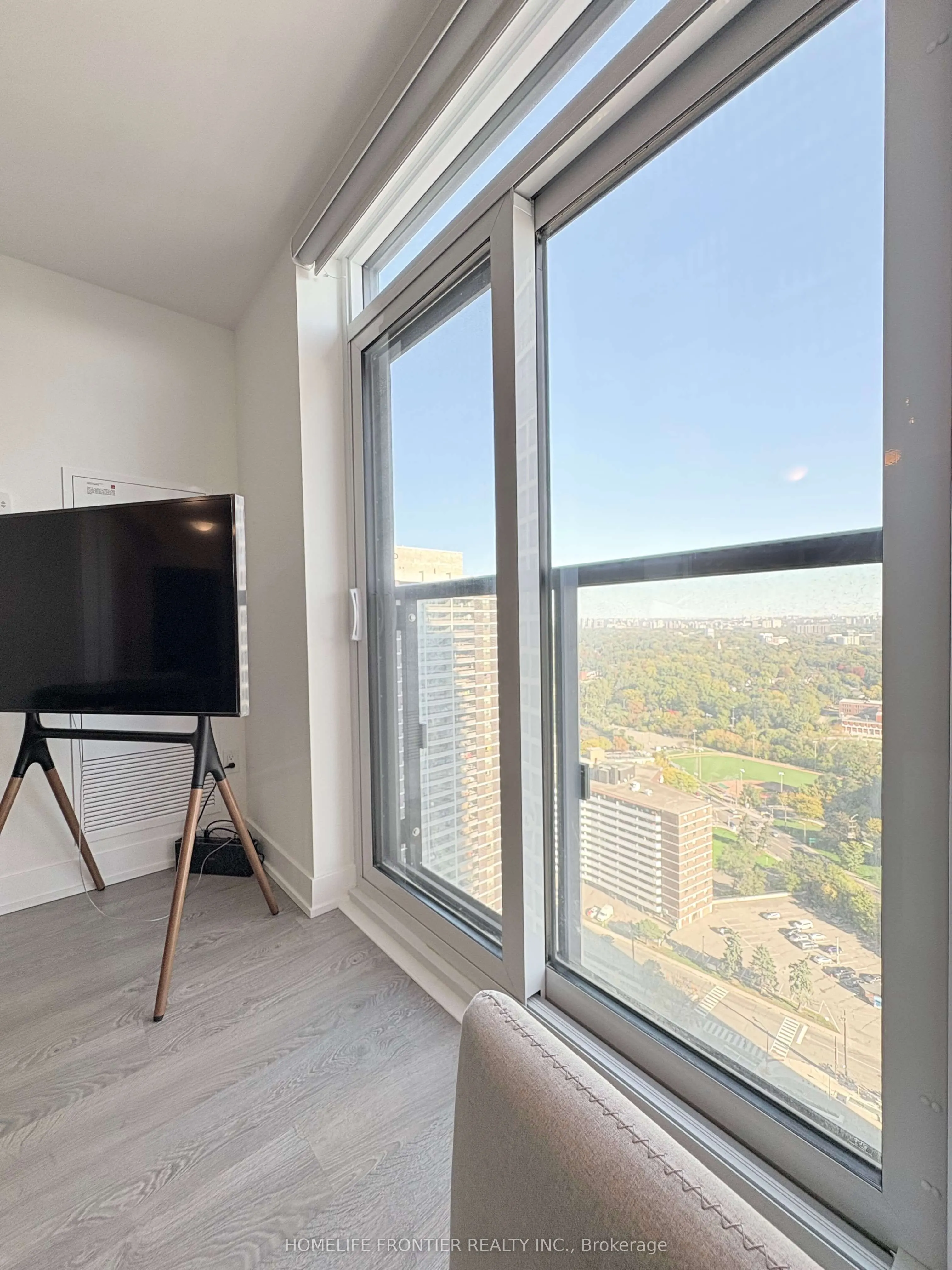 9 Mabelle Avenue, #3219