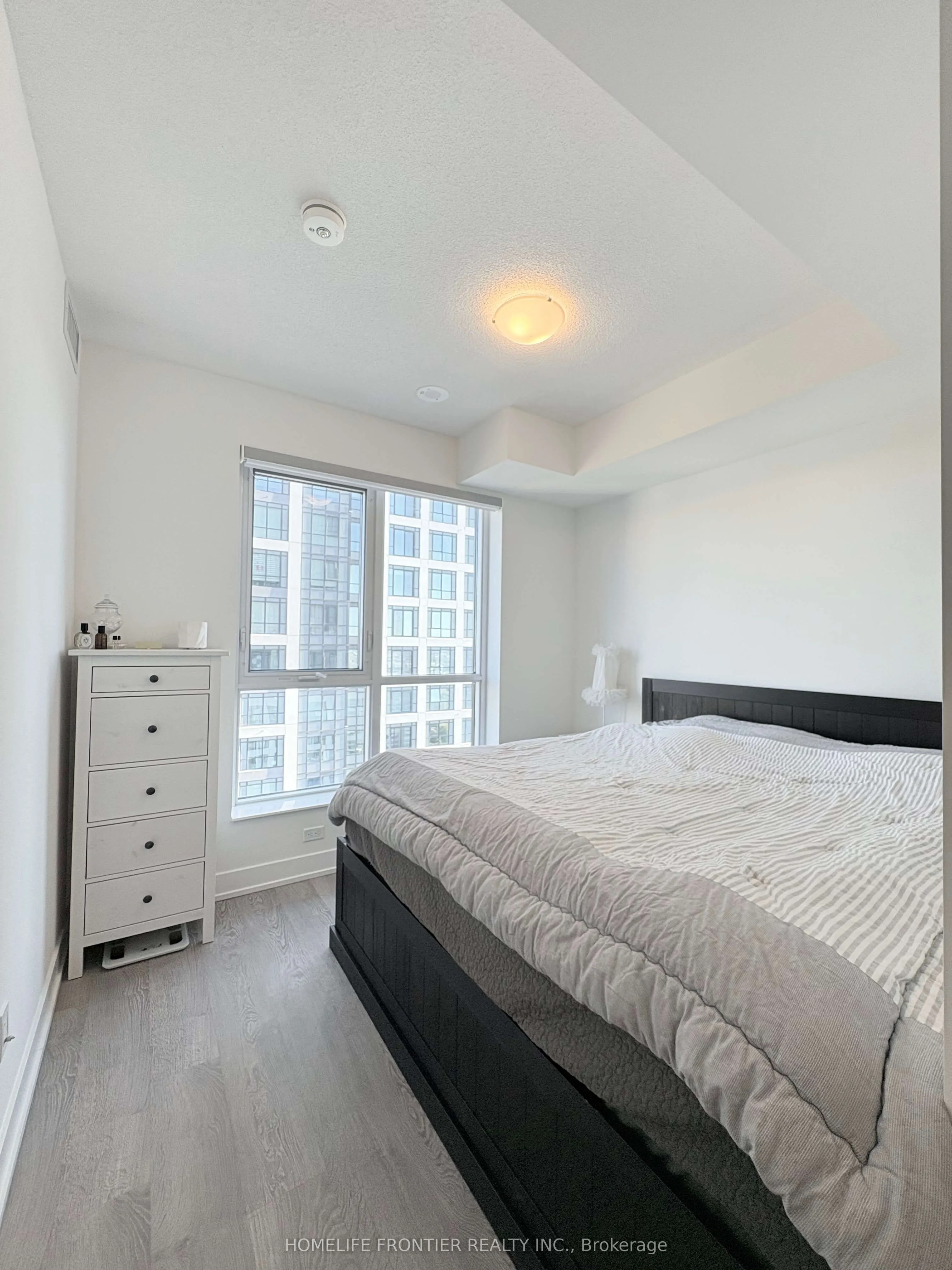 9 Mabelle Avenue, #3219