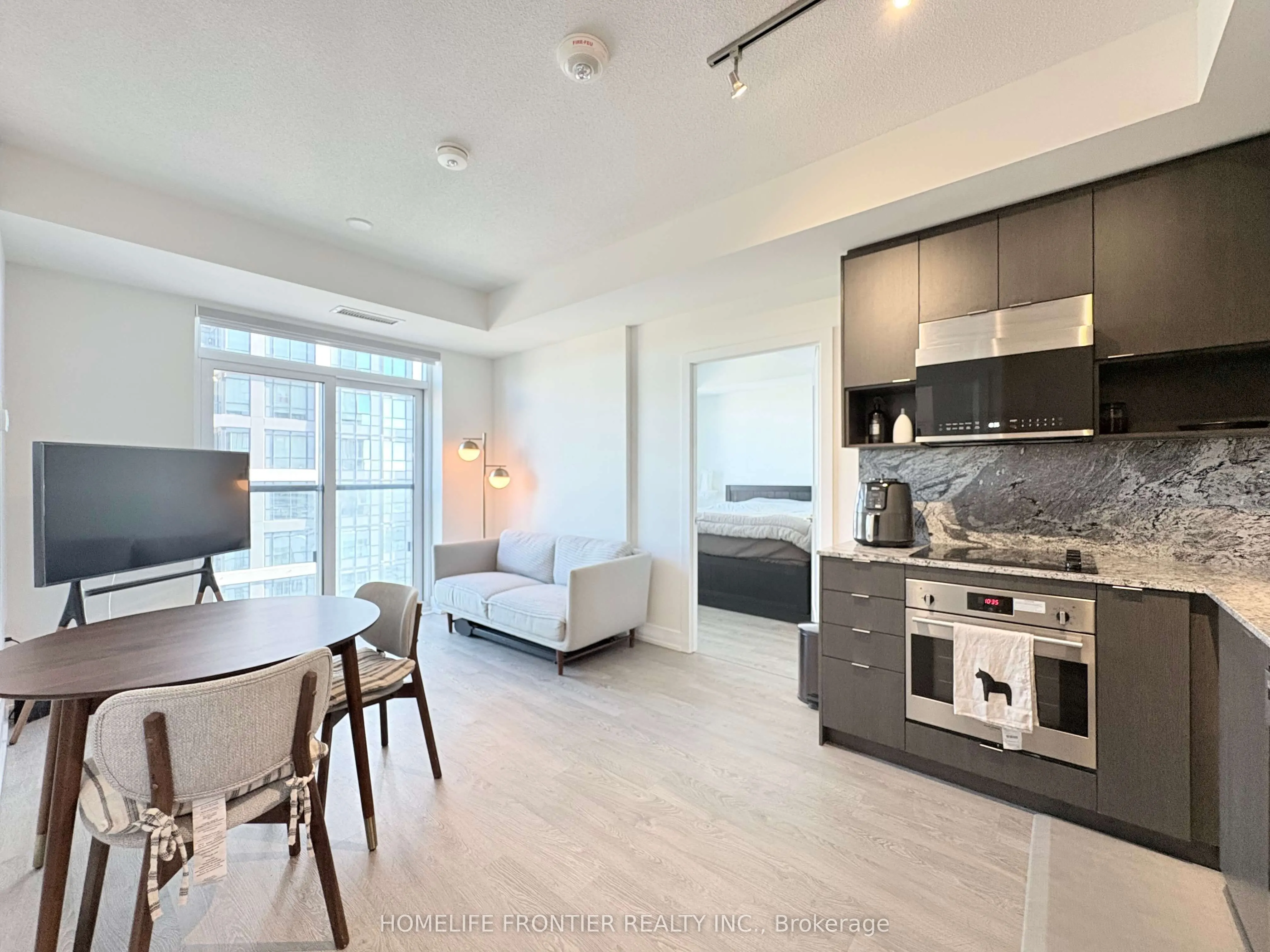 9 Mabelle Avenue, #3219