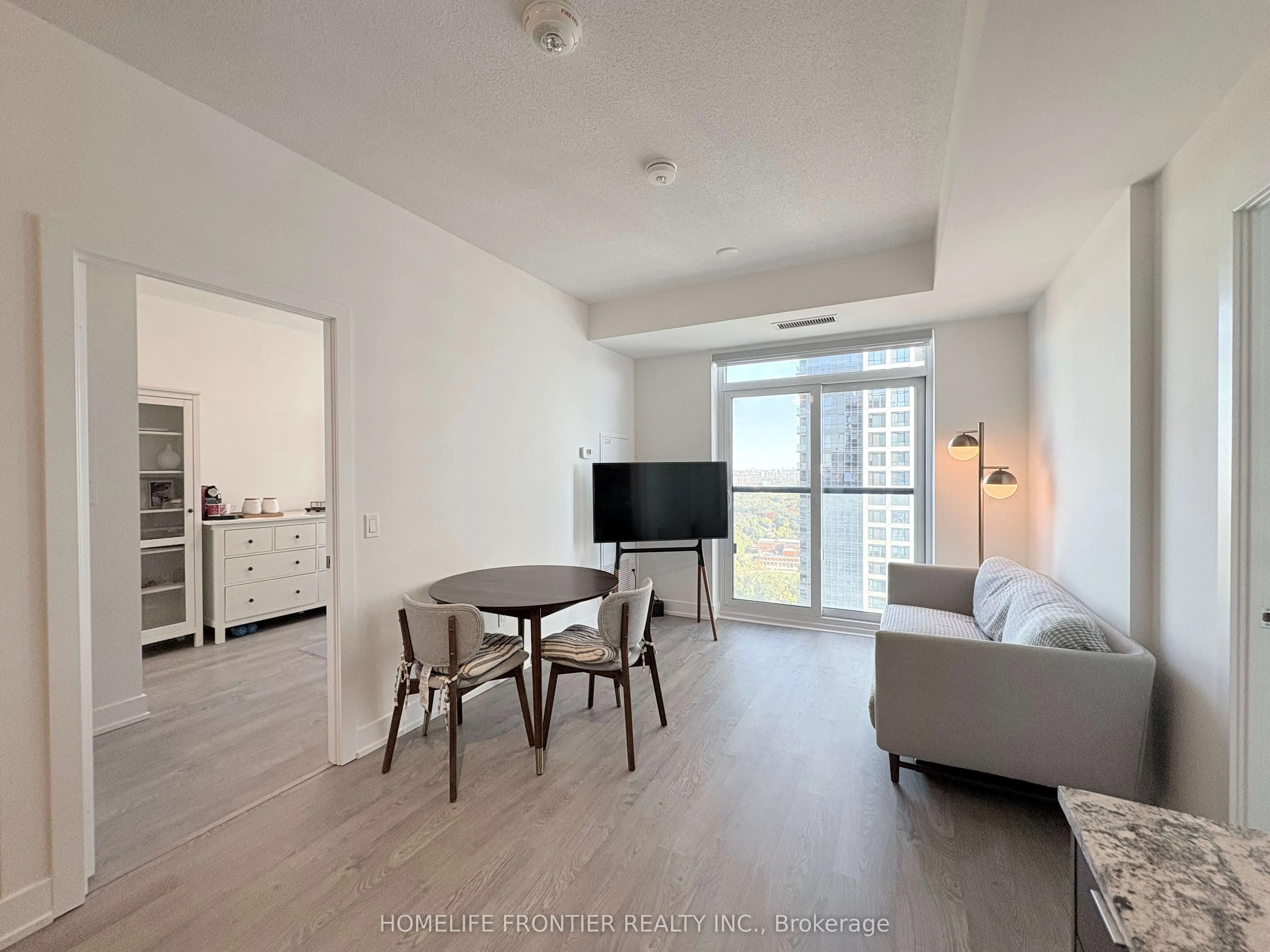 9 Mabelle Avenue, #3219