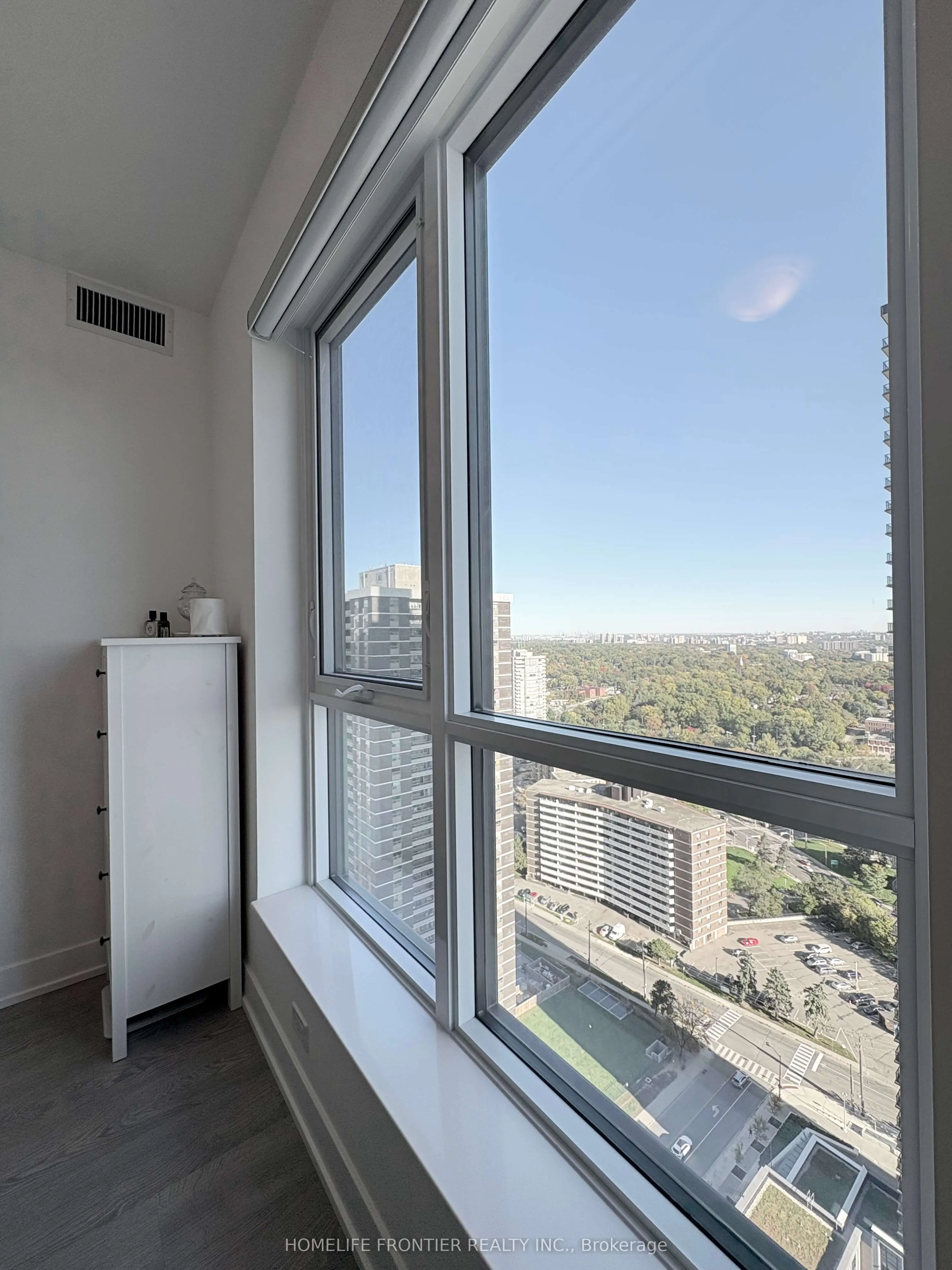 9 Mabelle Avenue, #3219