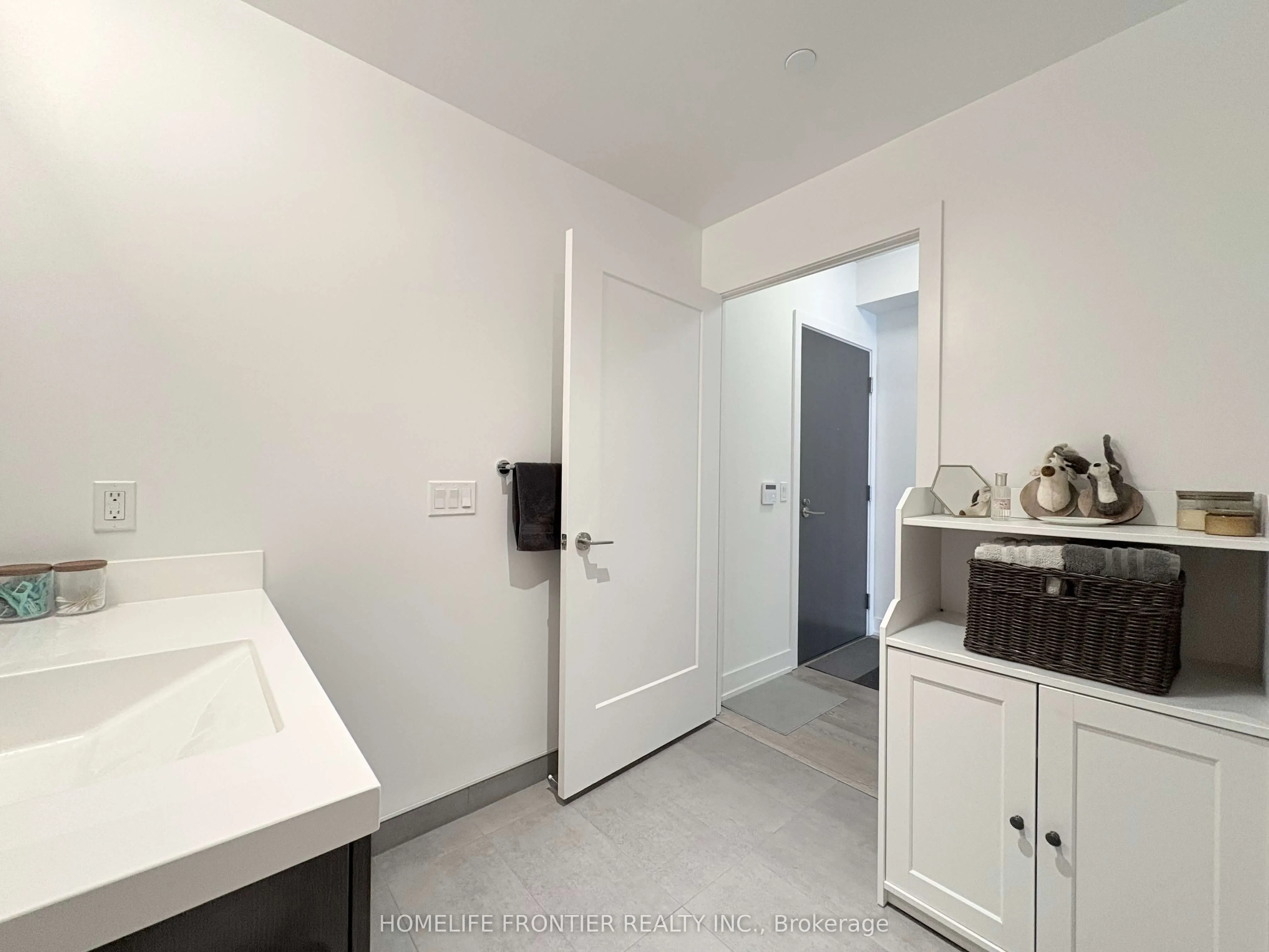 9 Mabelle Avenue, #3219