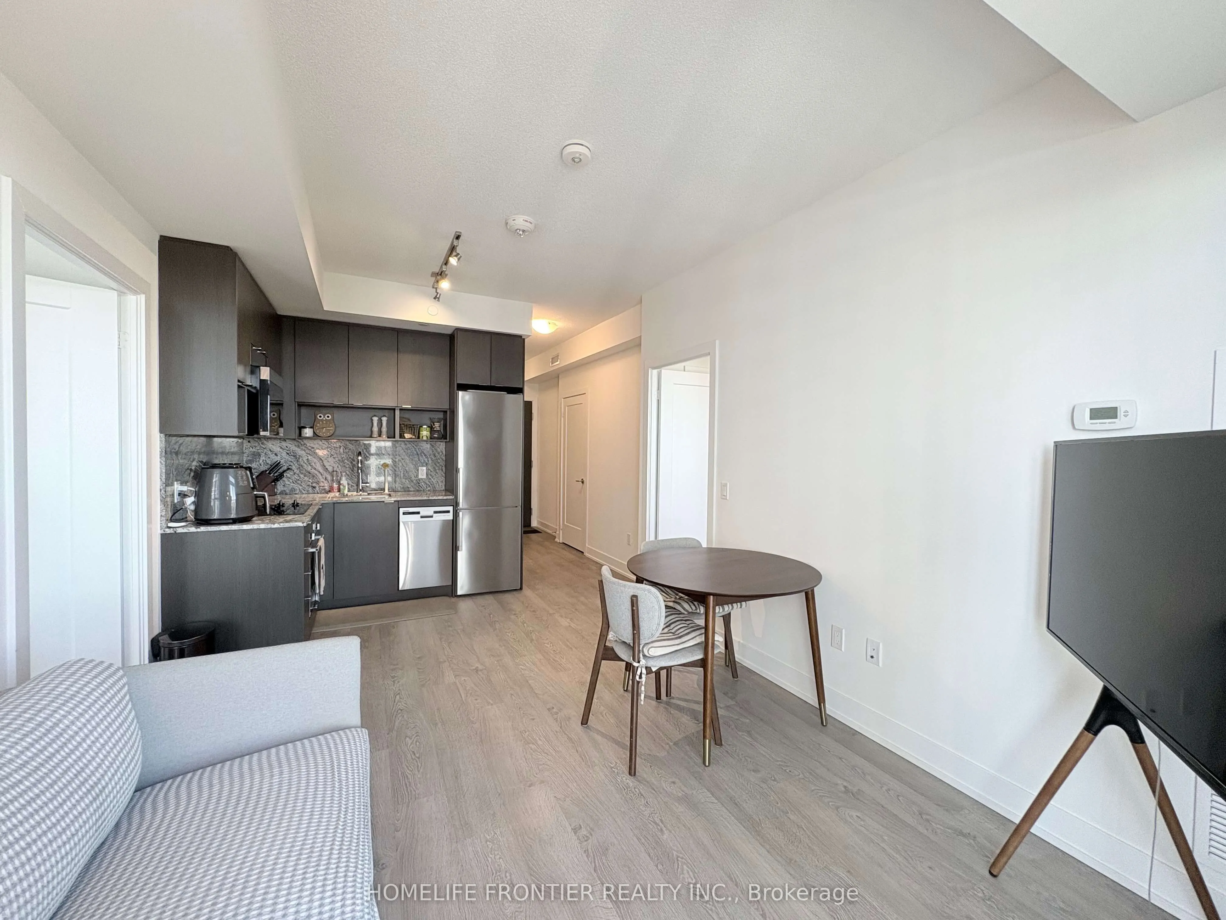 9 Mabelle Avenue, #3219