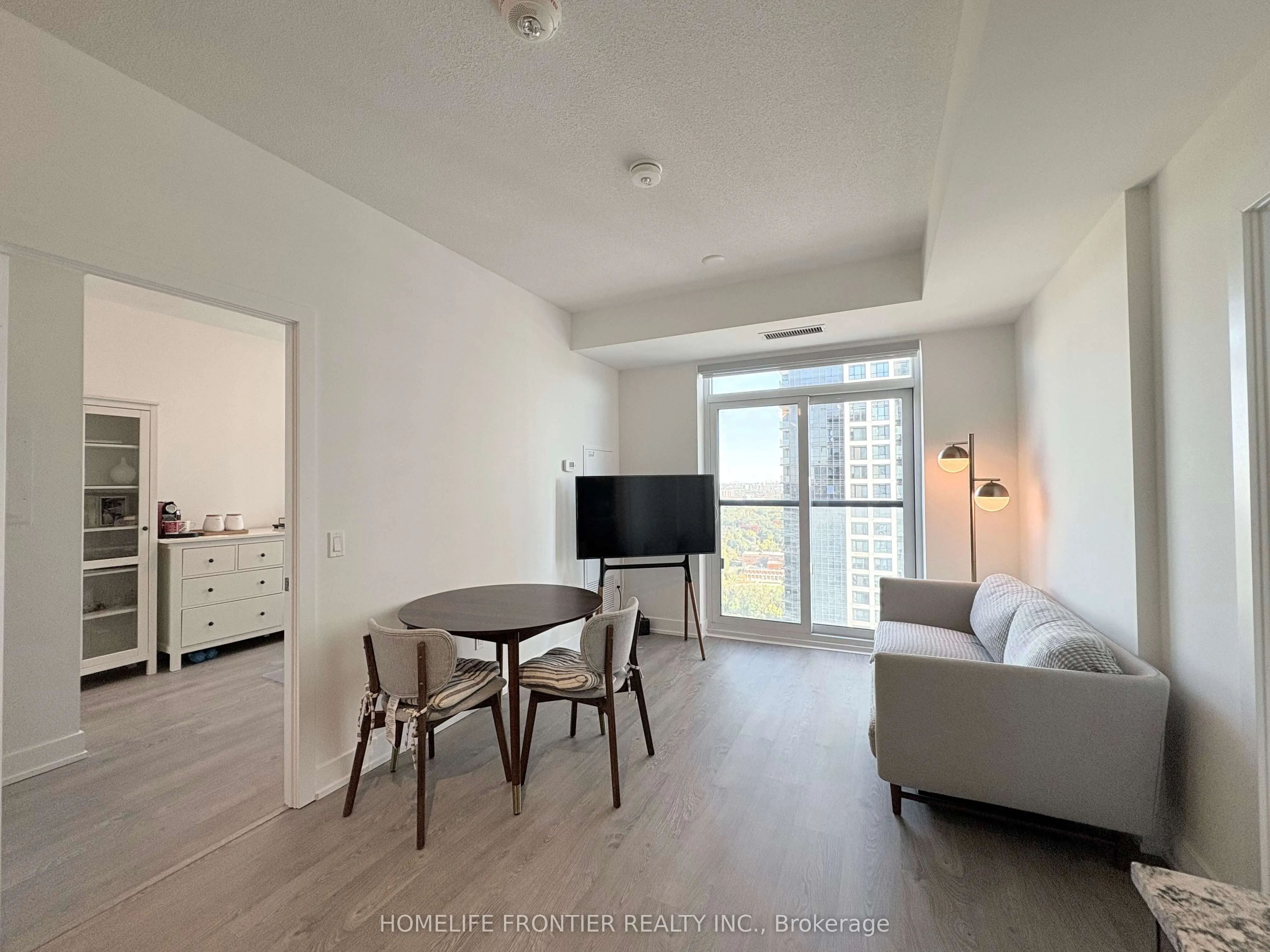 9 Mabelle Avenue, #3219