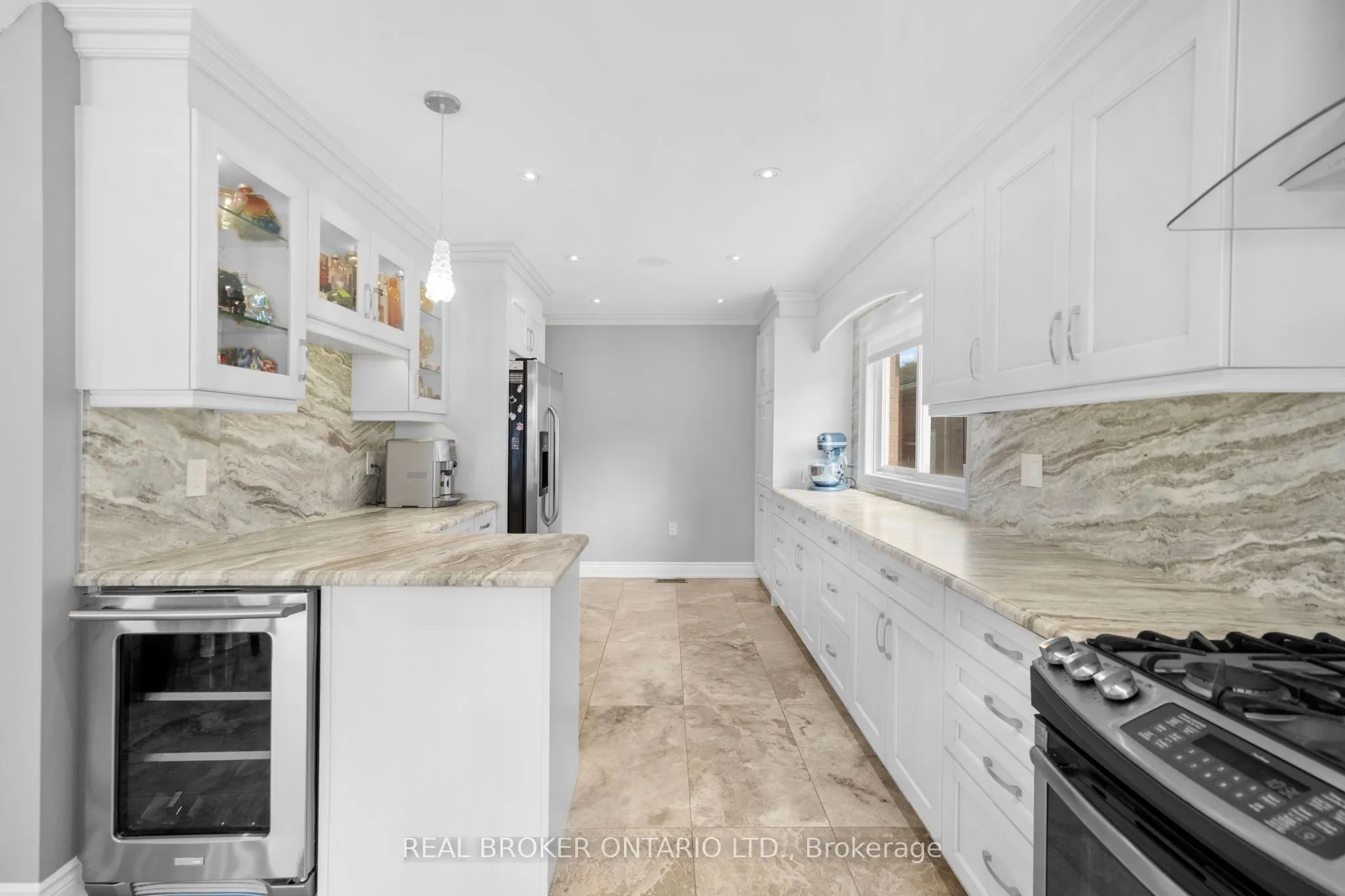11 Fountainbridge Drive