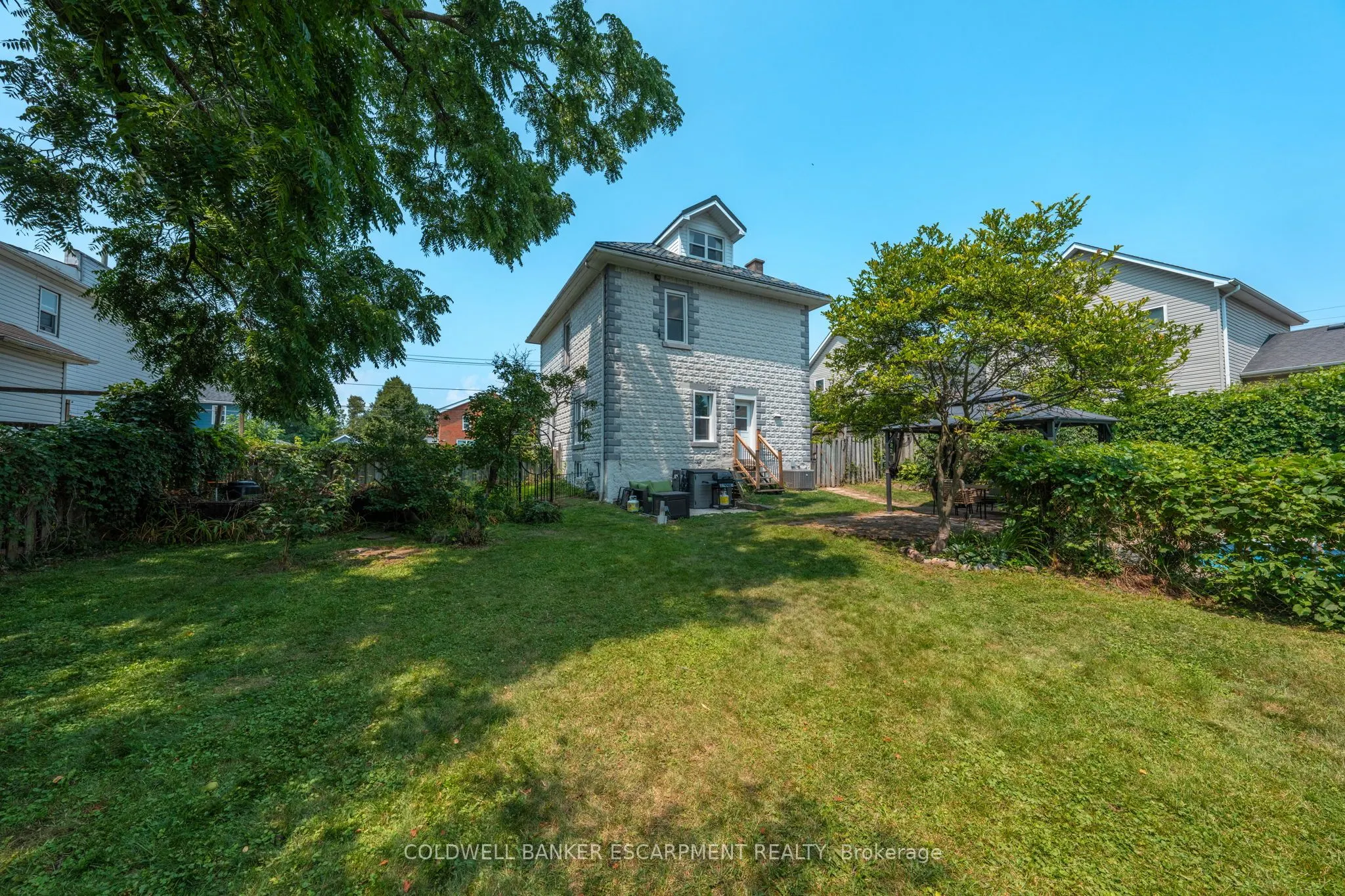 44 Church Street E