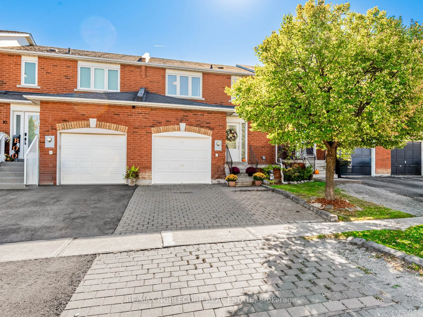 8 Rolling Hills Lane