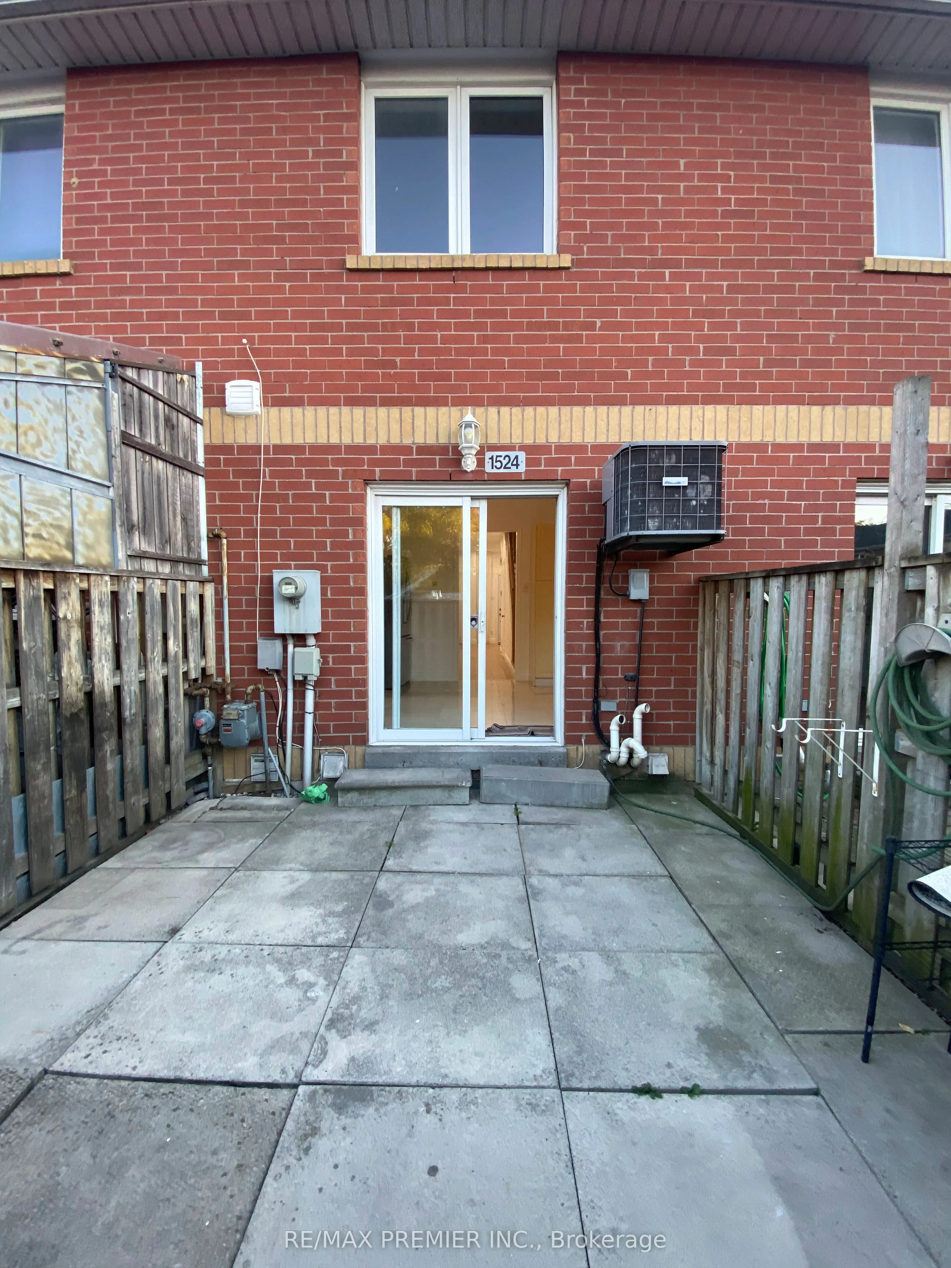 1524 Dupont Street, #Upper