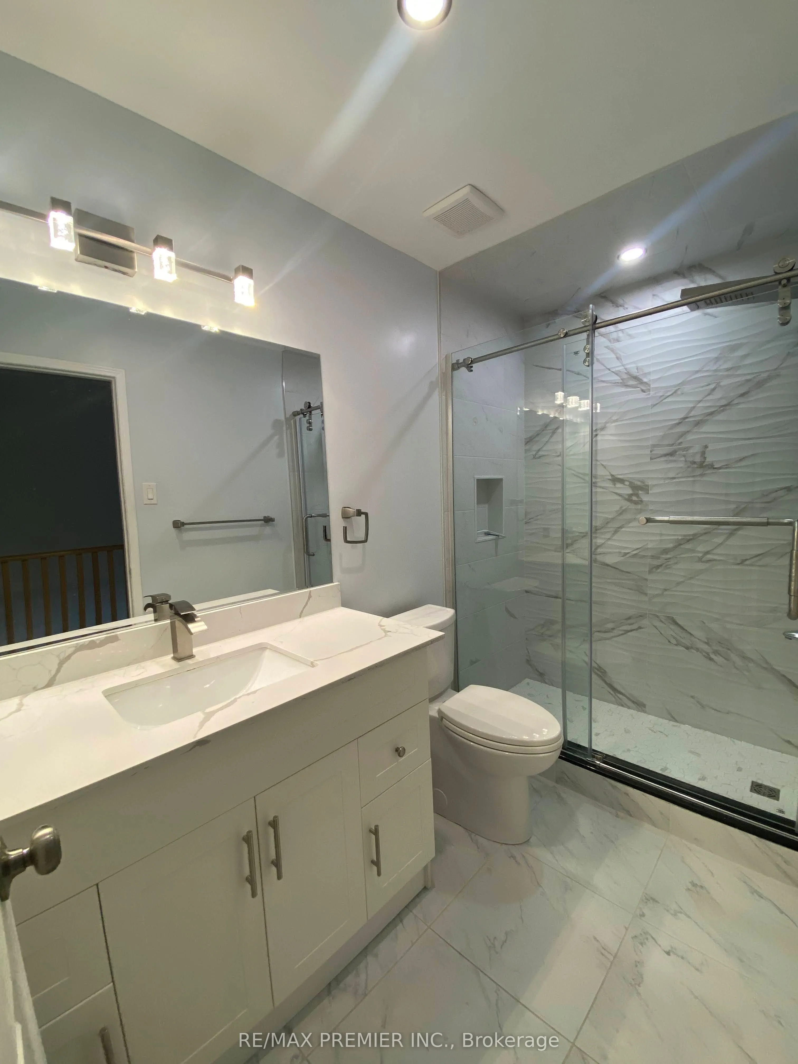 1524 Dupont Street, #Upper