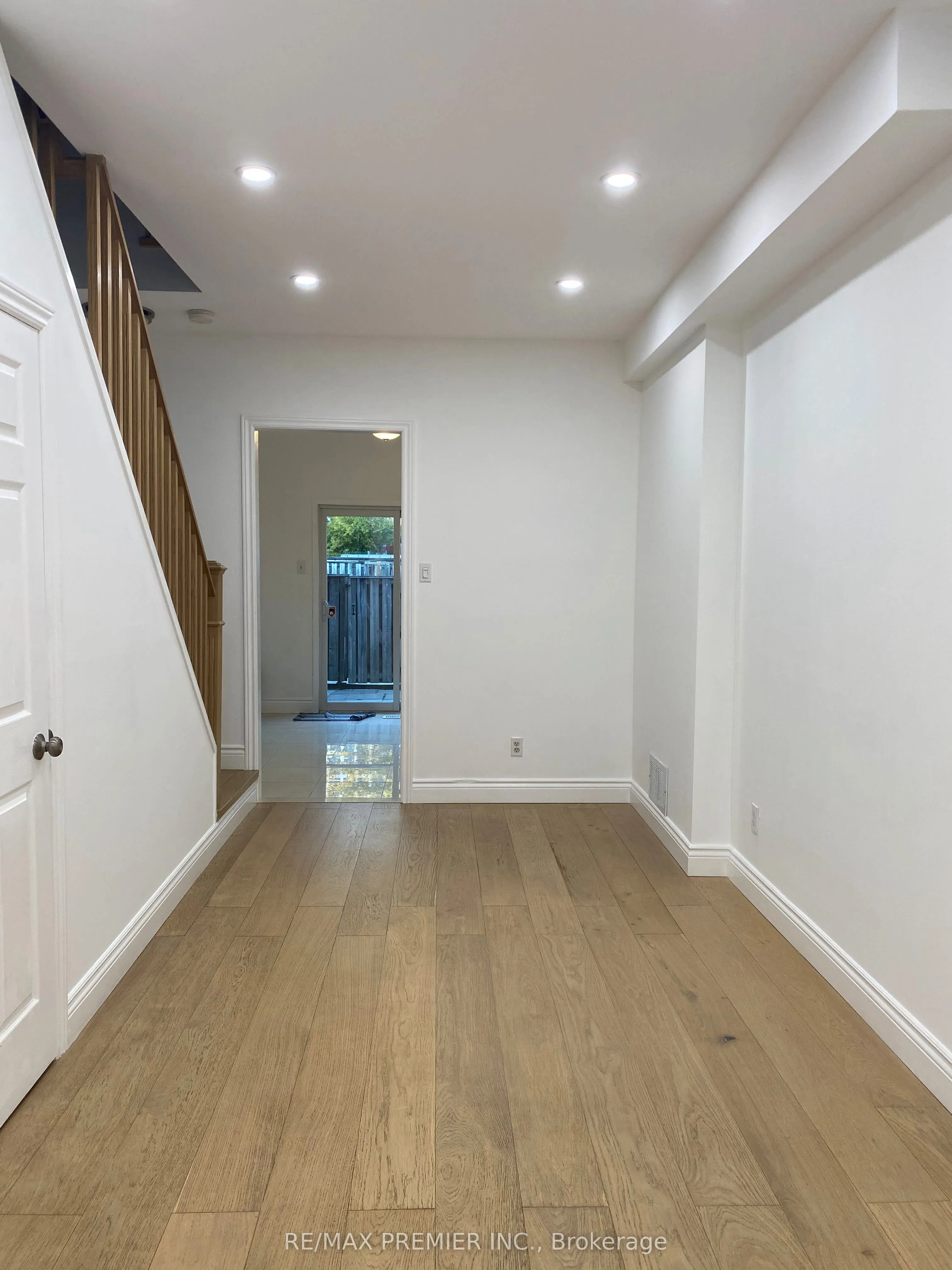 1524 Dupont Street, #Upper