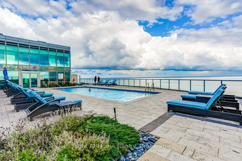 11 Bronte Road, #201