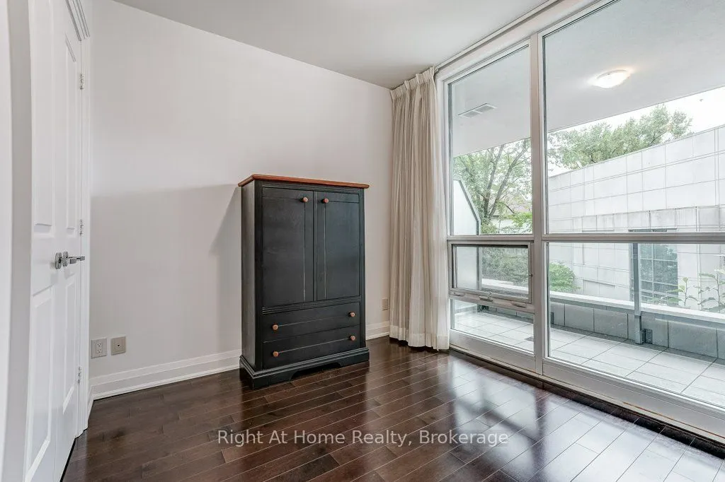 11 Bronte Road, #201