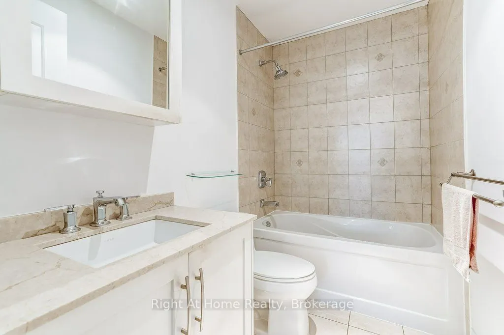 11 Bronte Road, #201