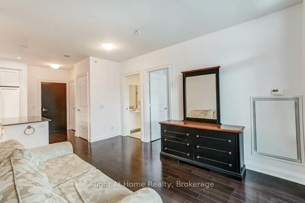 11 Bronte Road, #201
