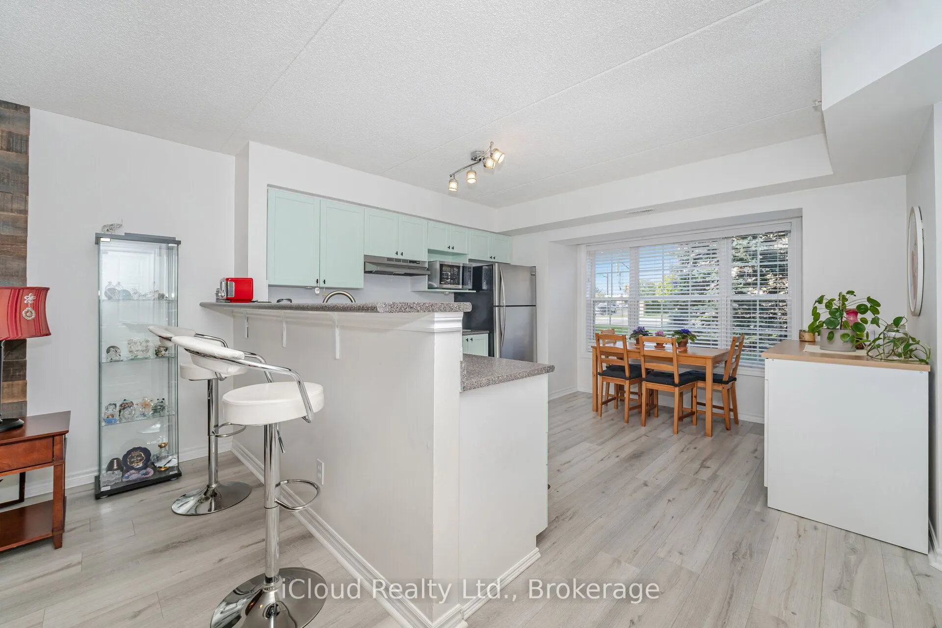 2035 Appleby Line, #111