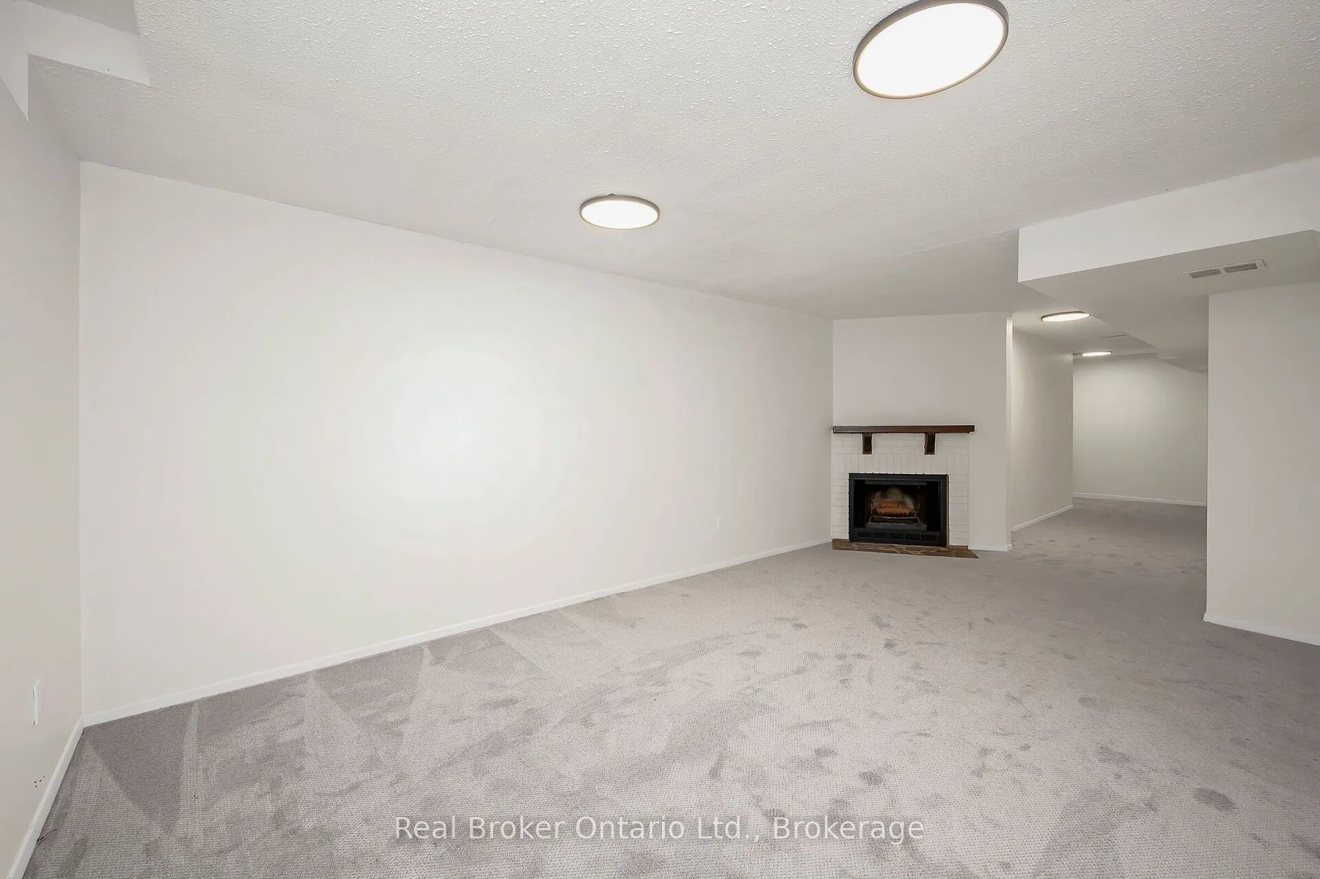 815 Sweetwater Crescent
