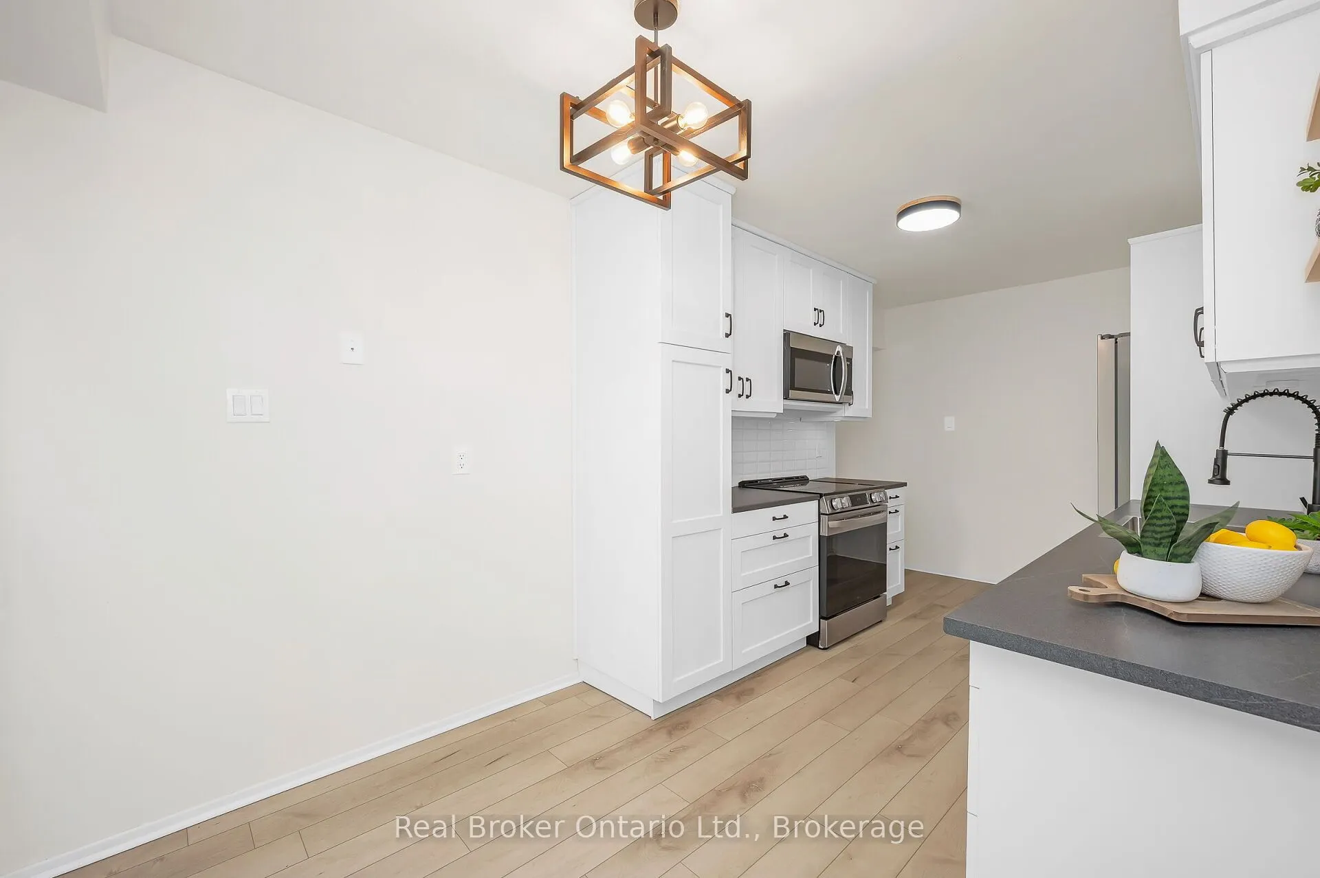815 Sweetwater Crescent