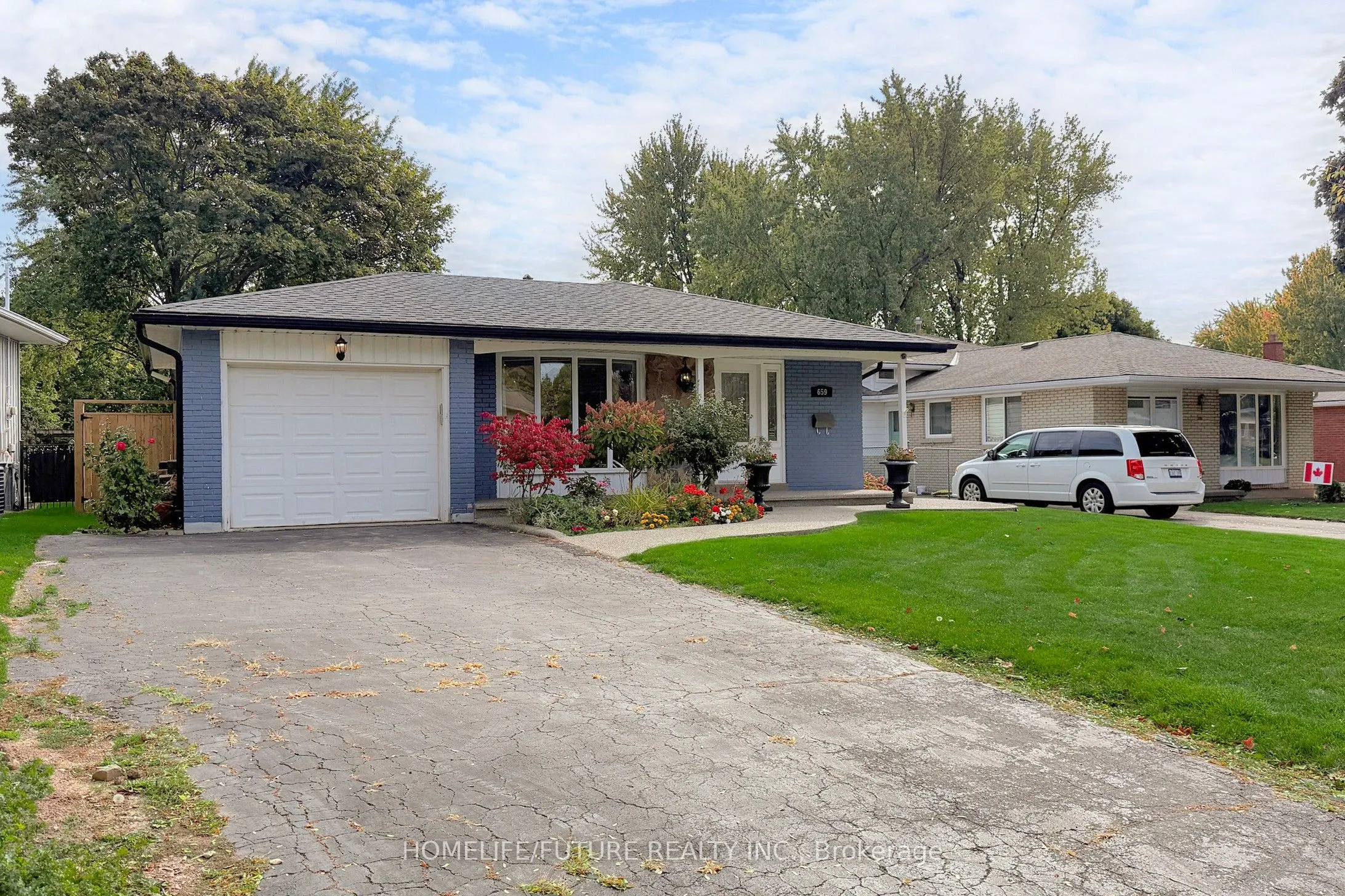 659 Bridle Wood